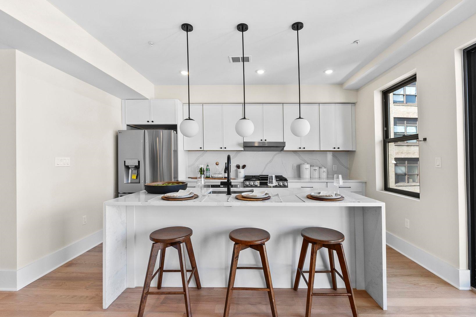 listing main picture