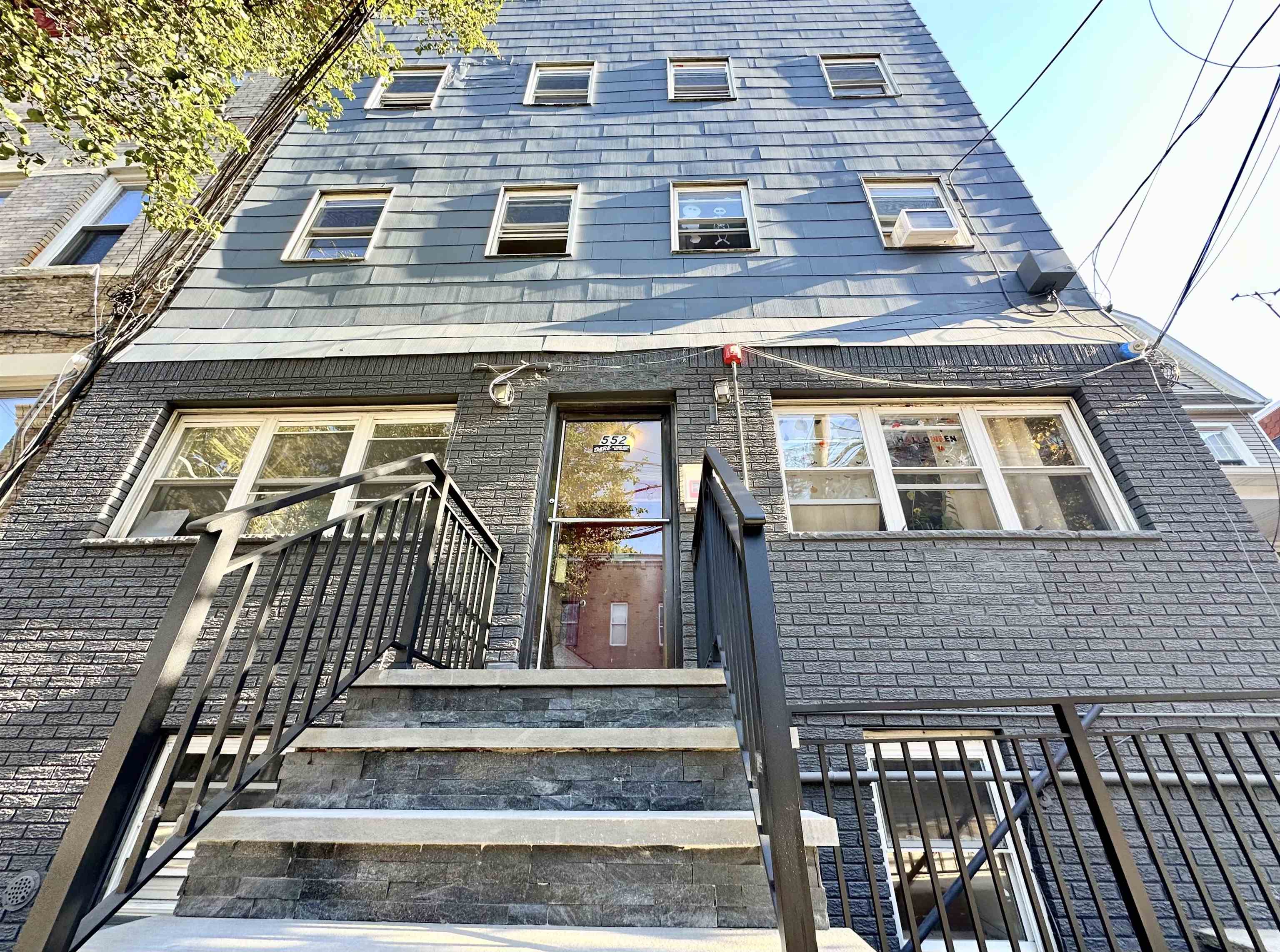 listing main picture