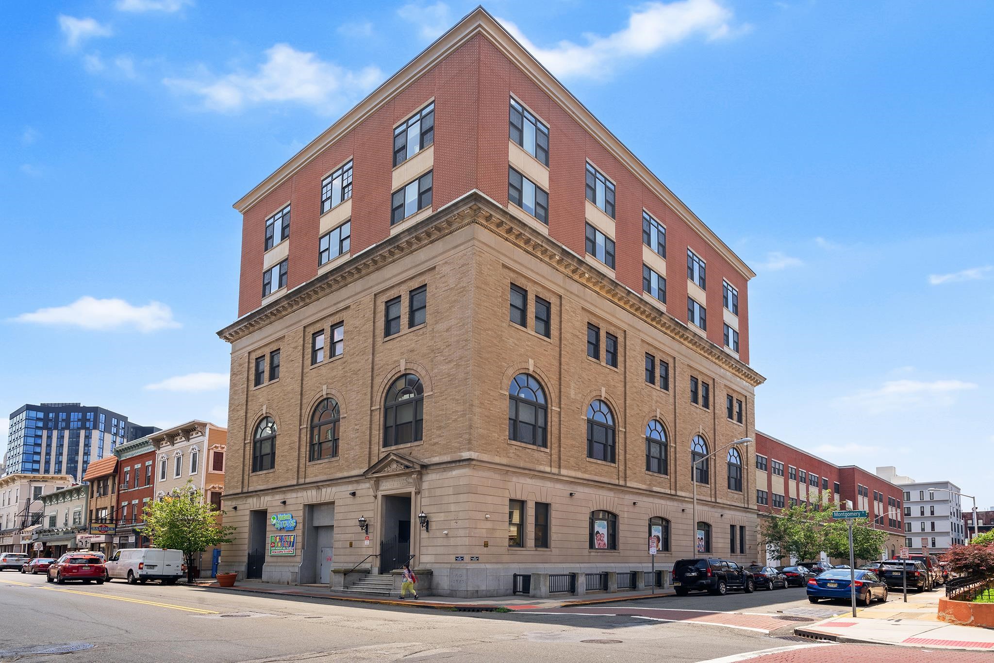 listing main picture