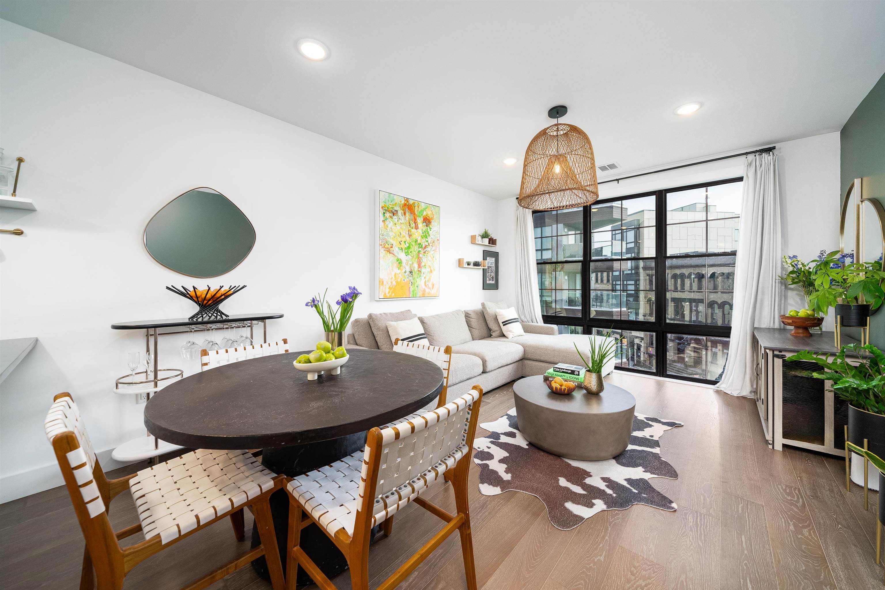 listing main picture