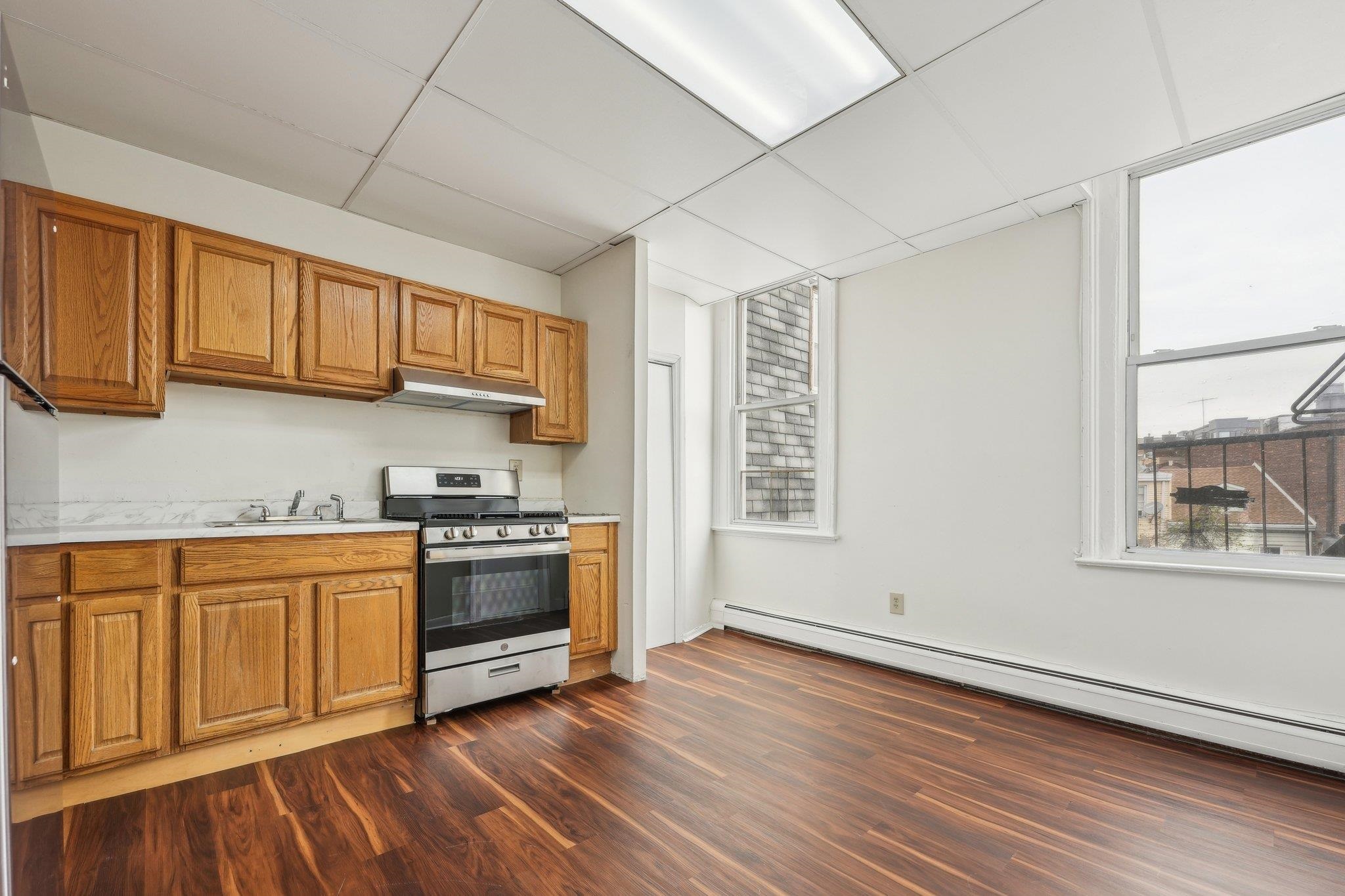 570 NEWARK AVE 2, JC, Journal Square, NJ 07306