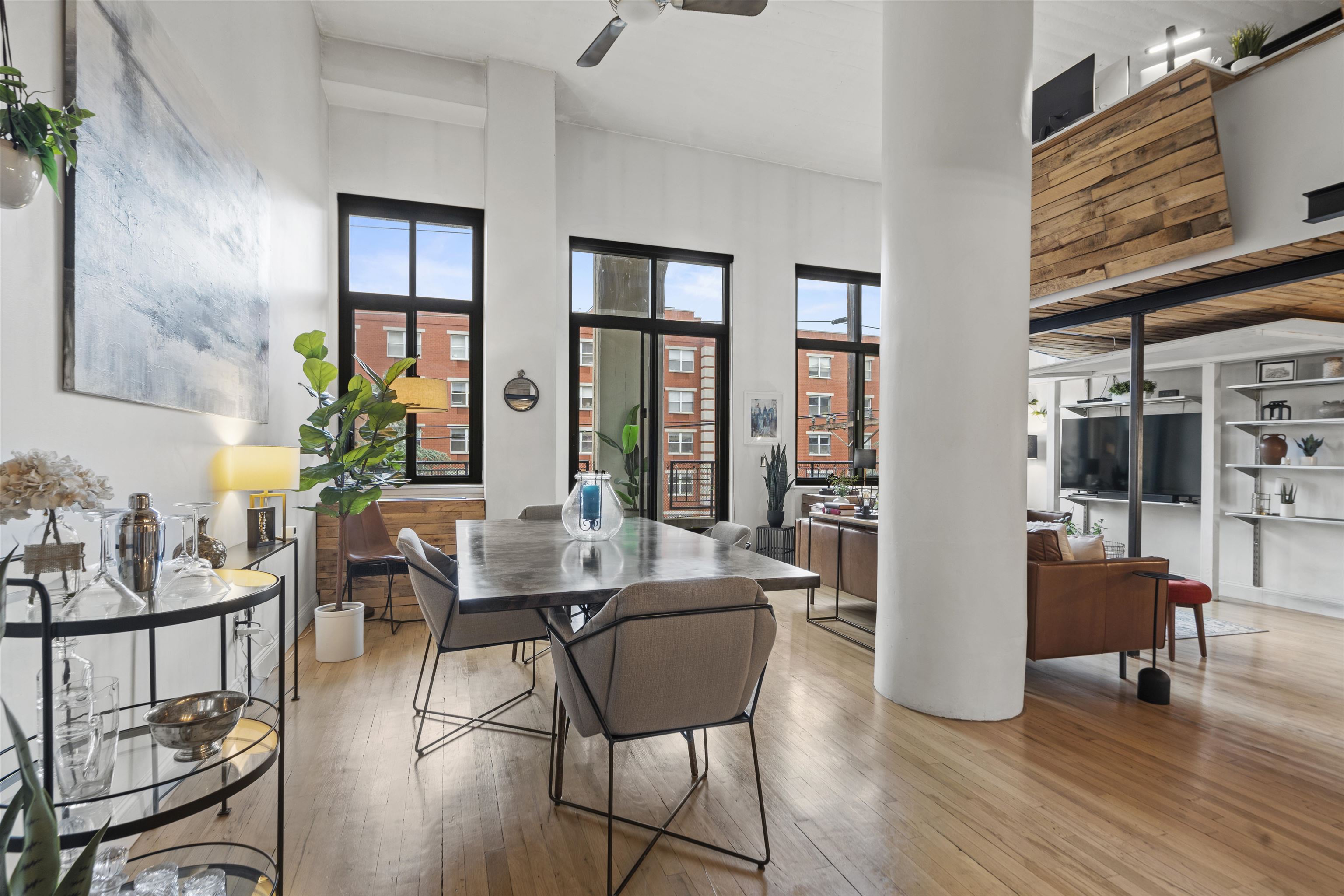 listing main picture