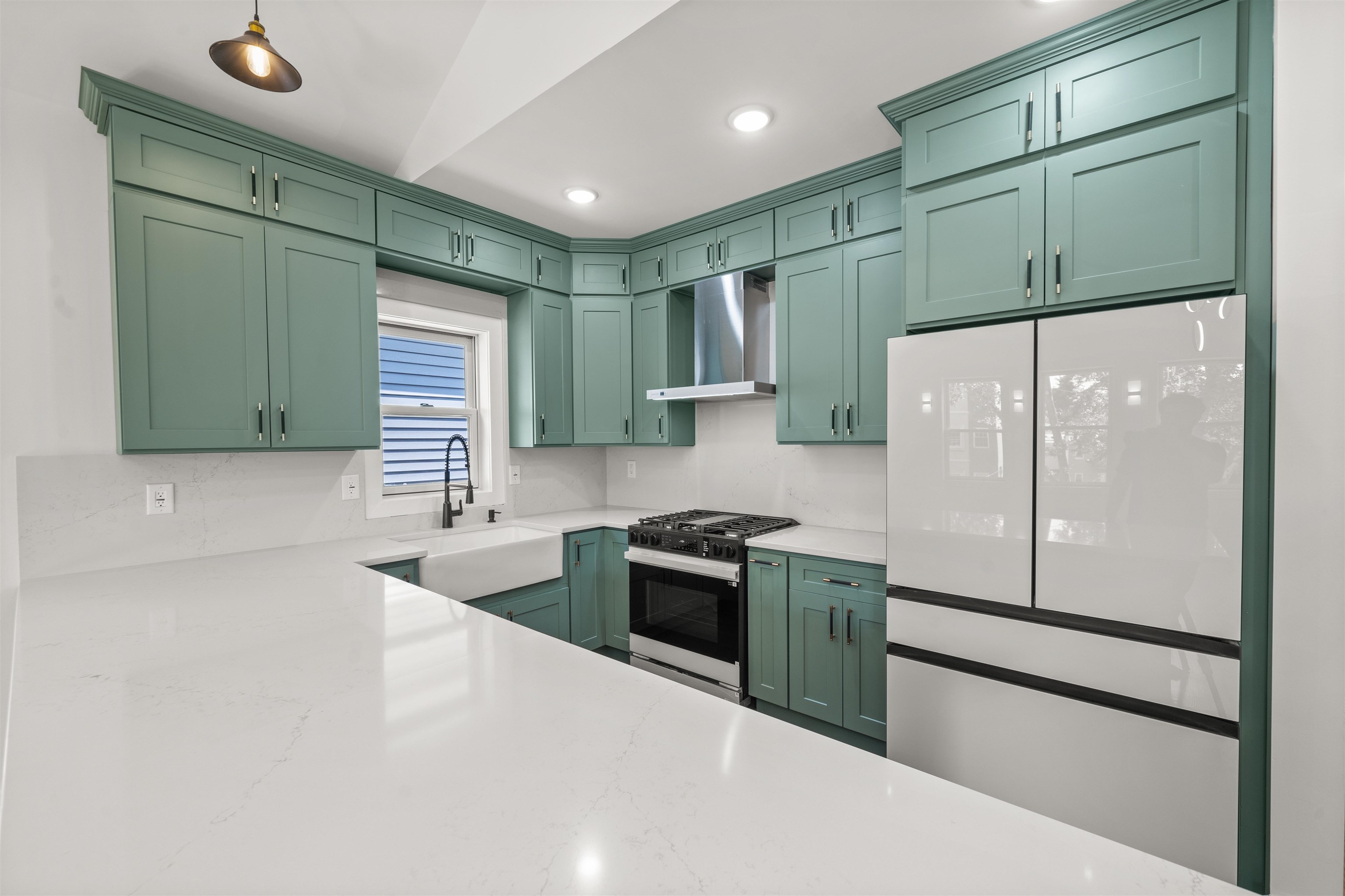 listing main picture