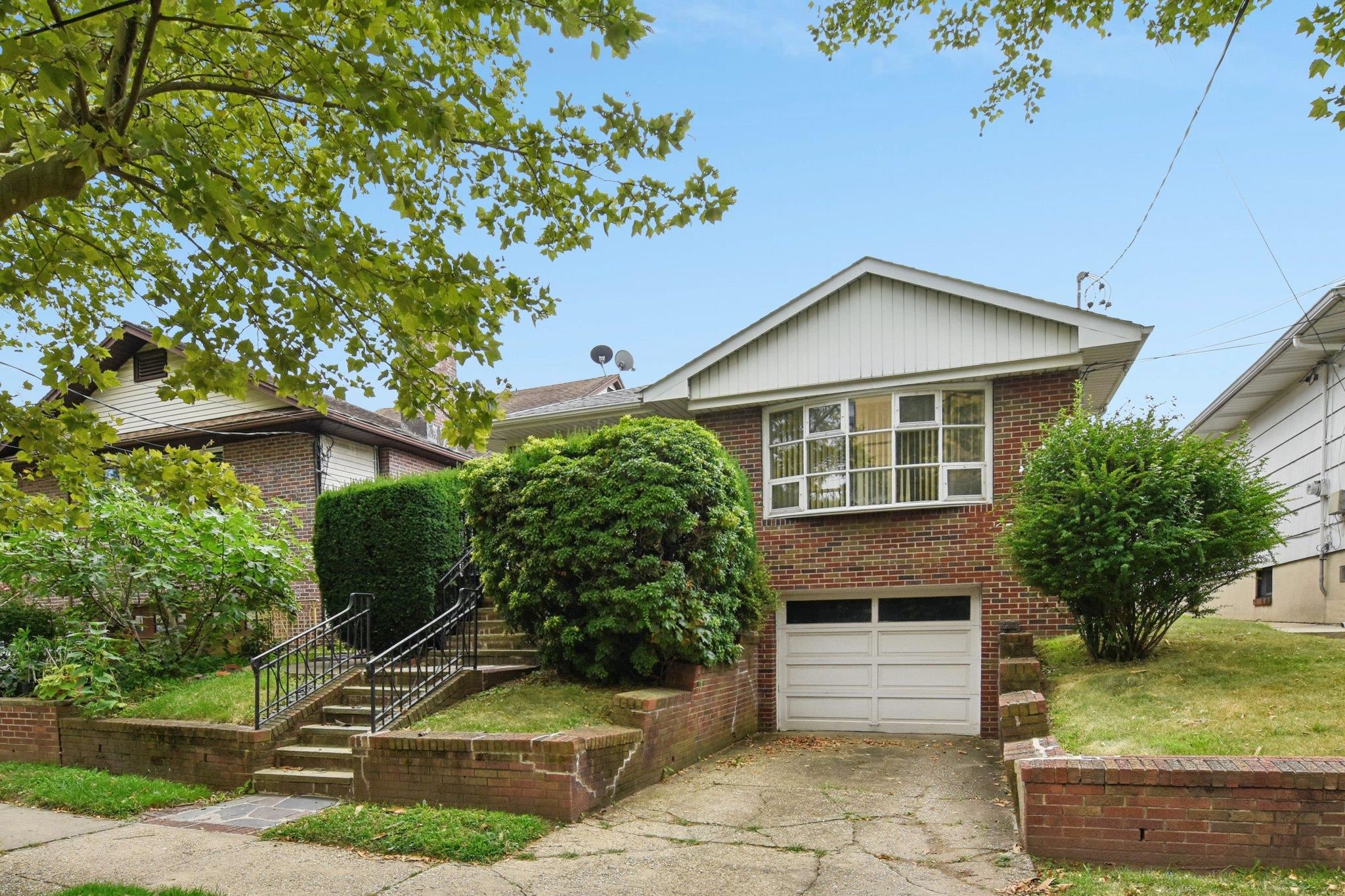 126 WEST 43RD ST, Bayonne, NJ 07002
