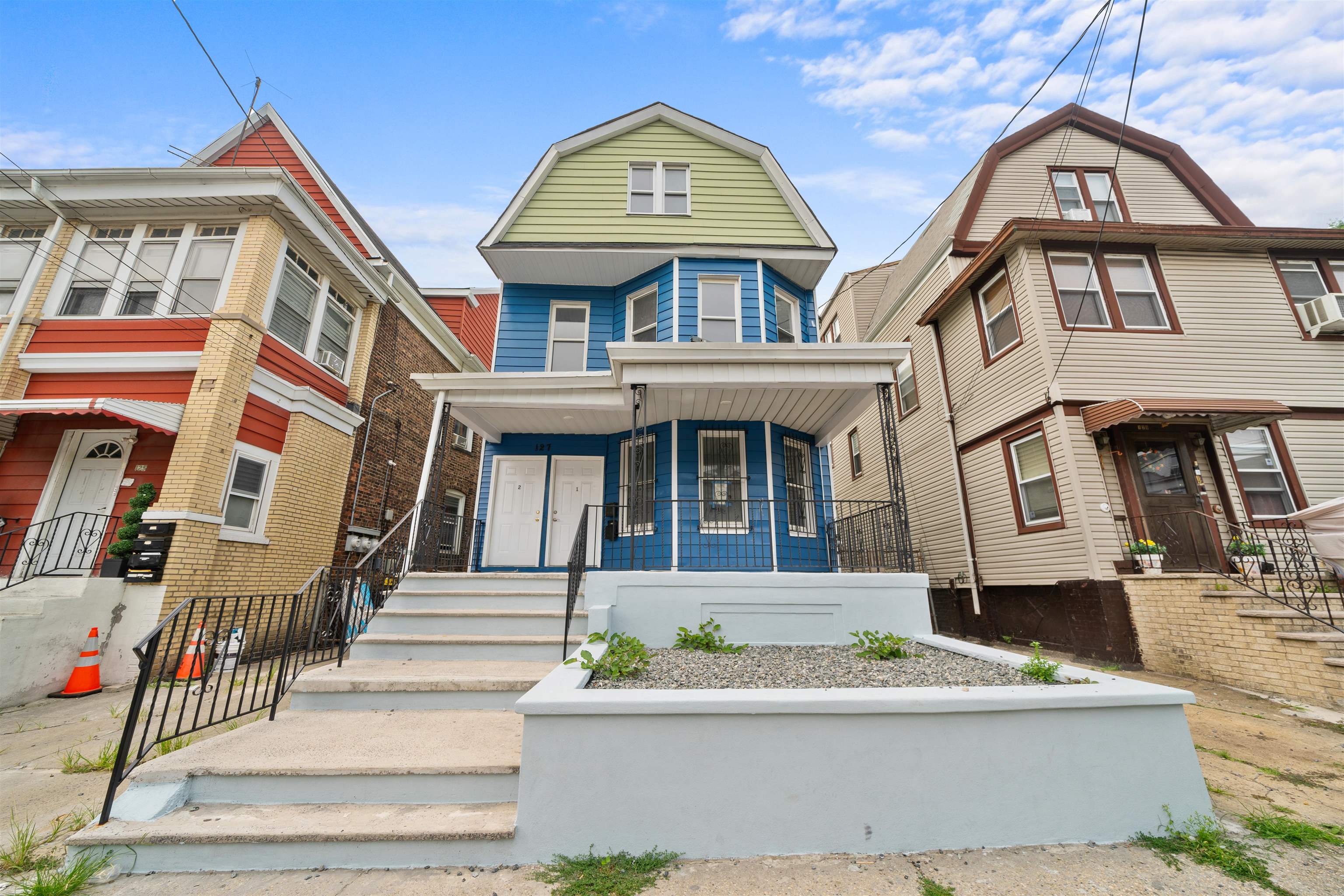 listing main picture