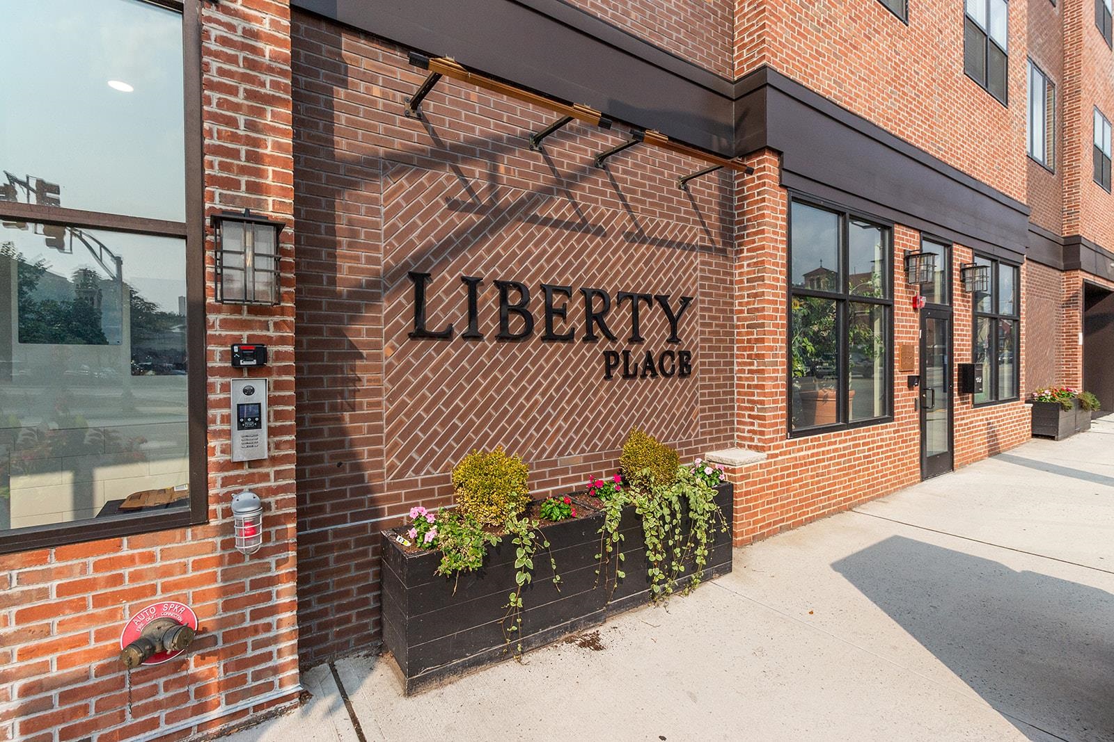 listing main picture