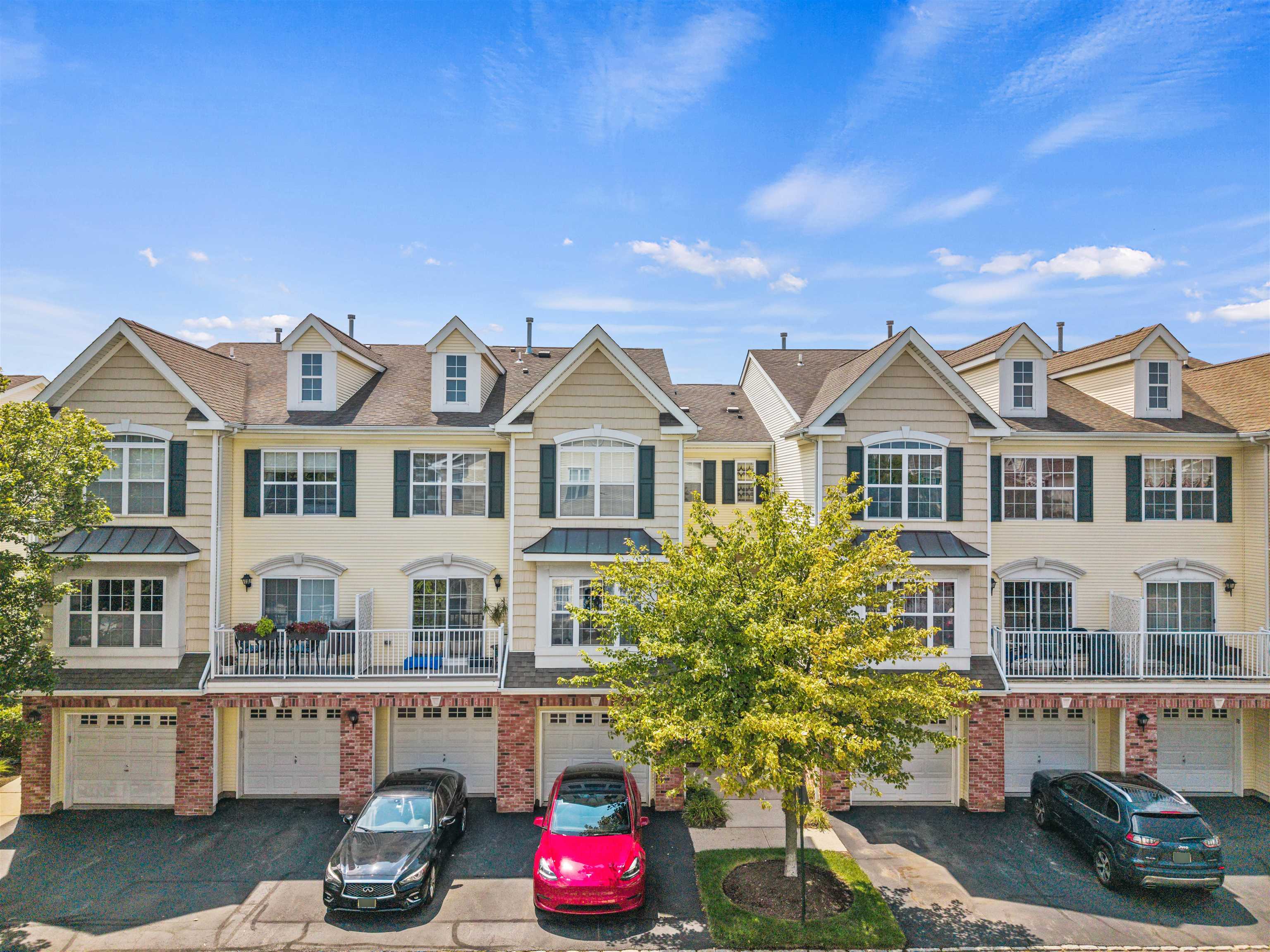 listing main picture