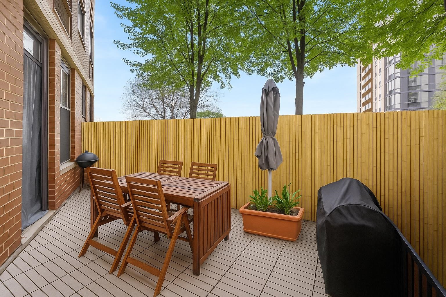 listing main picture