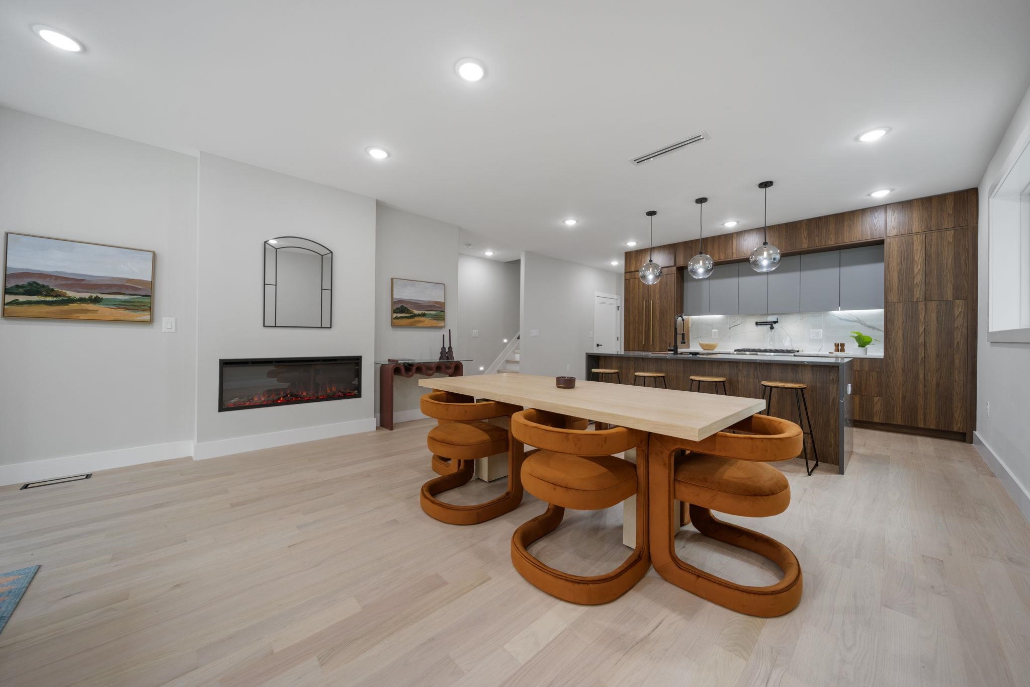 listing main picture