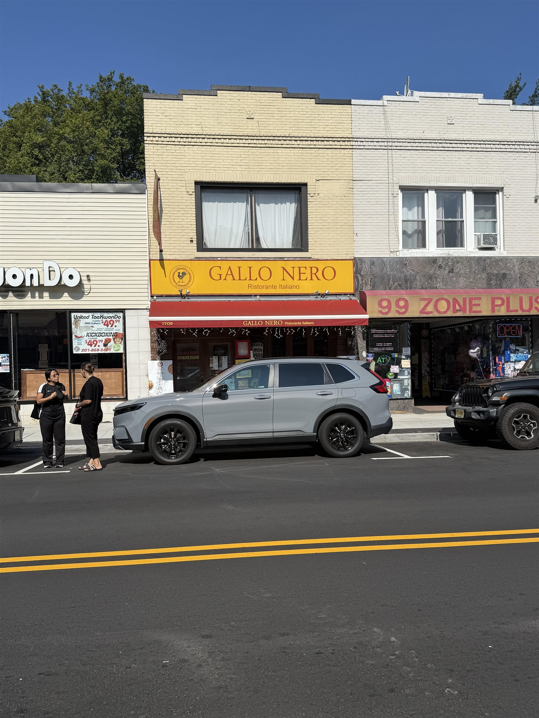 listing main picture