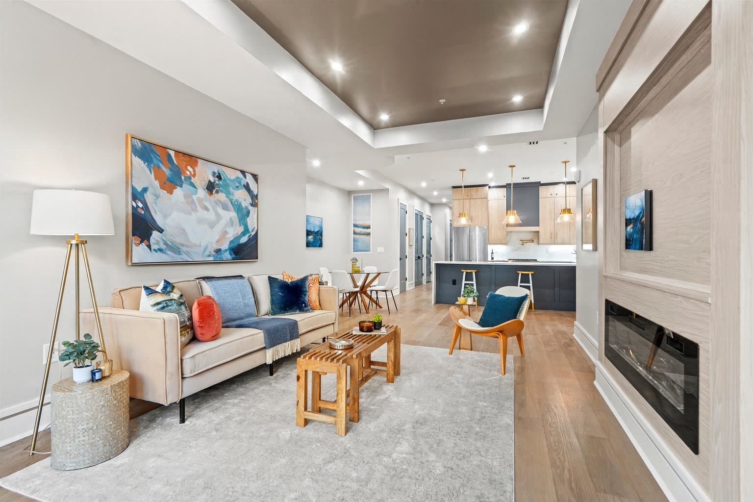 listing main picture