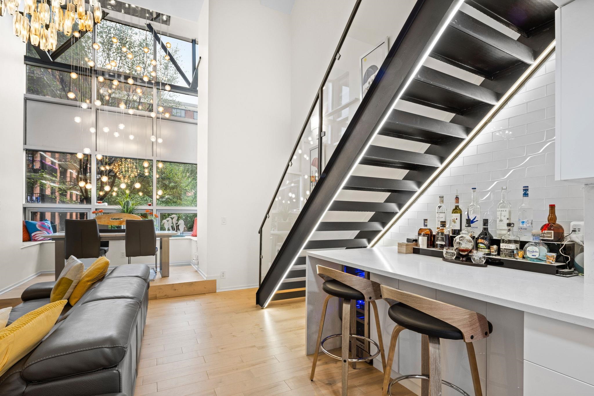 listing main picture