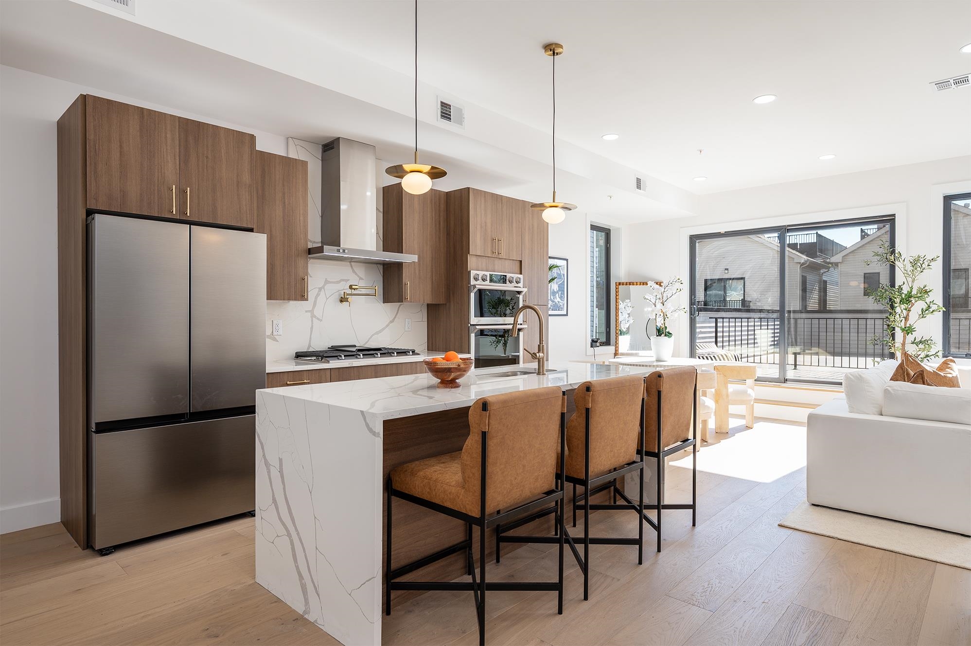 listing main picture