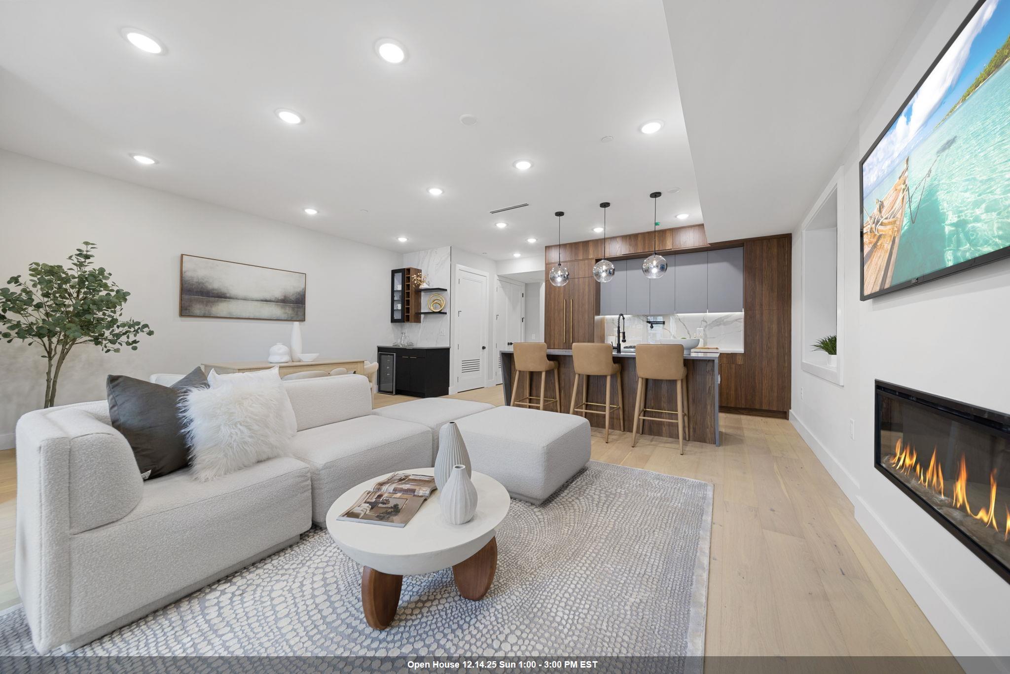 listing main picture