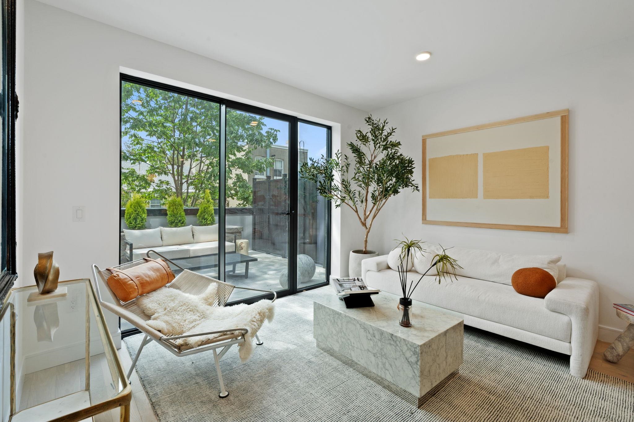 listing main picture