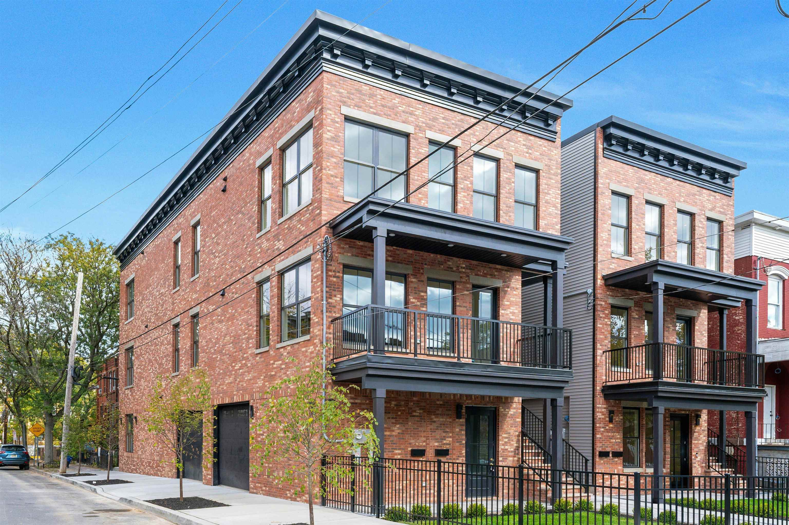 listing main picture