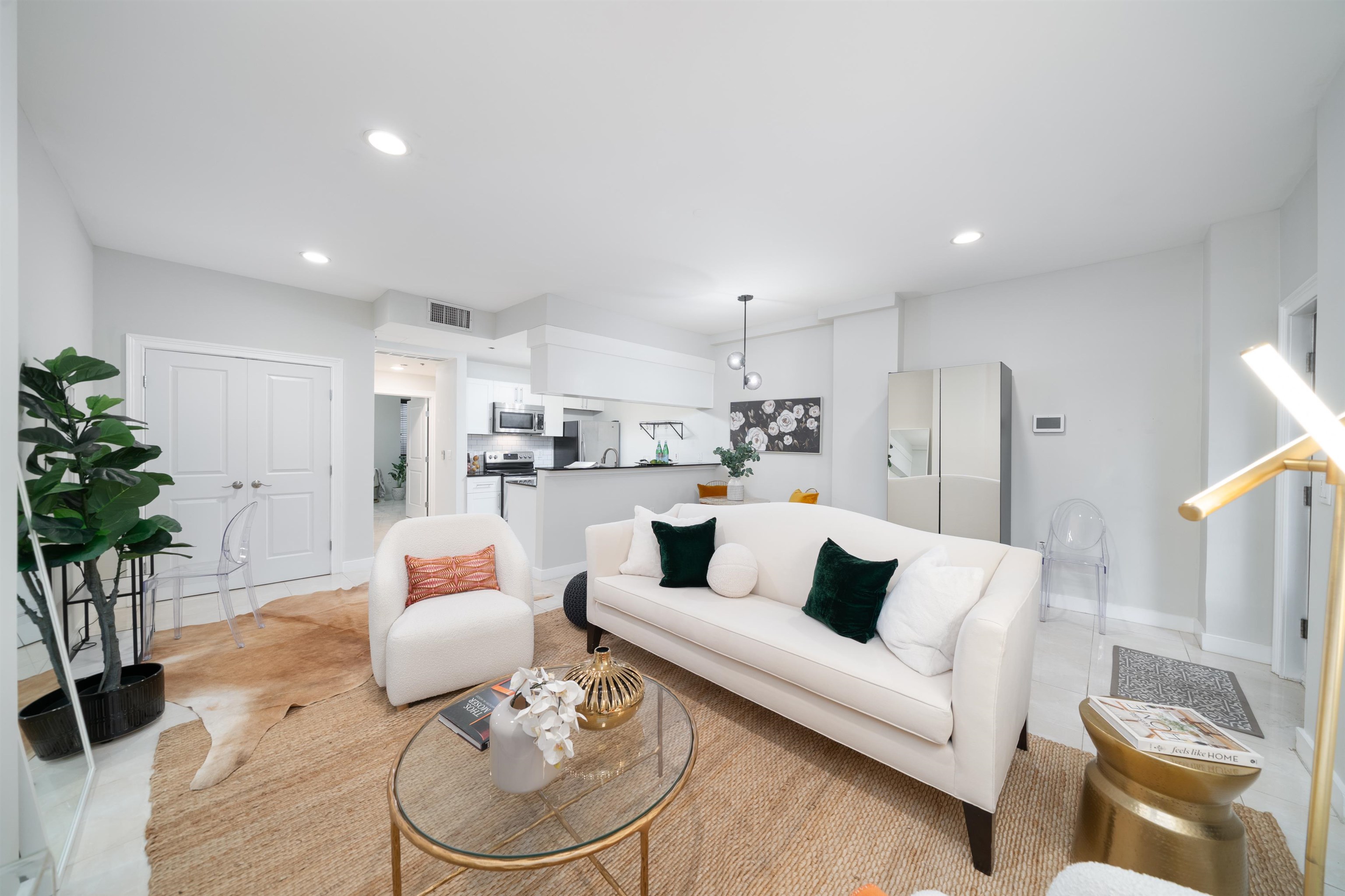 listing main picture