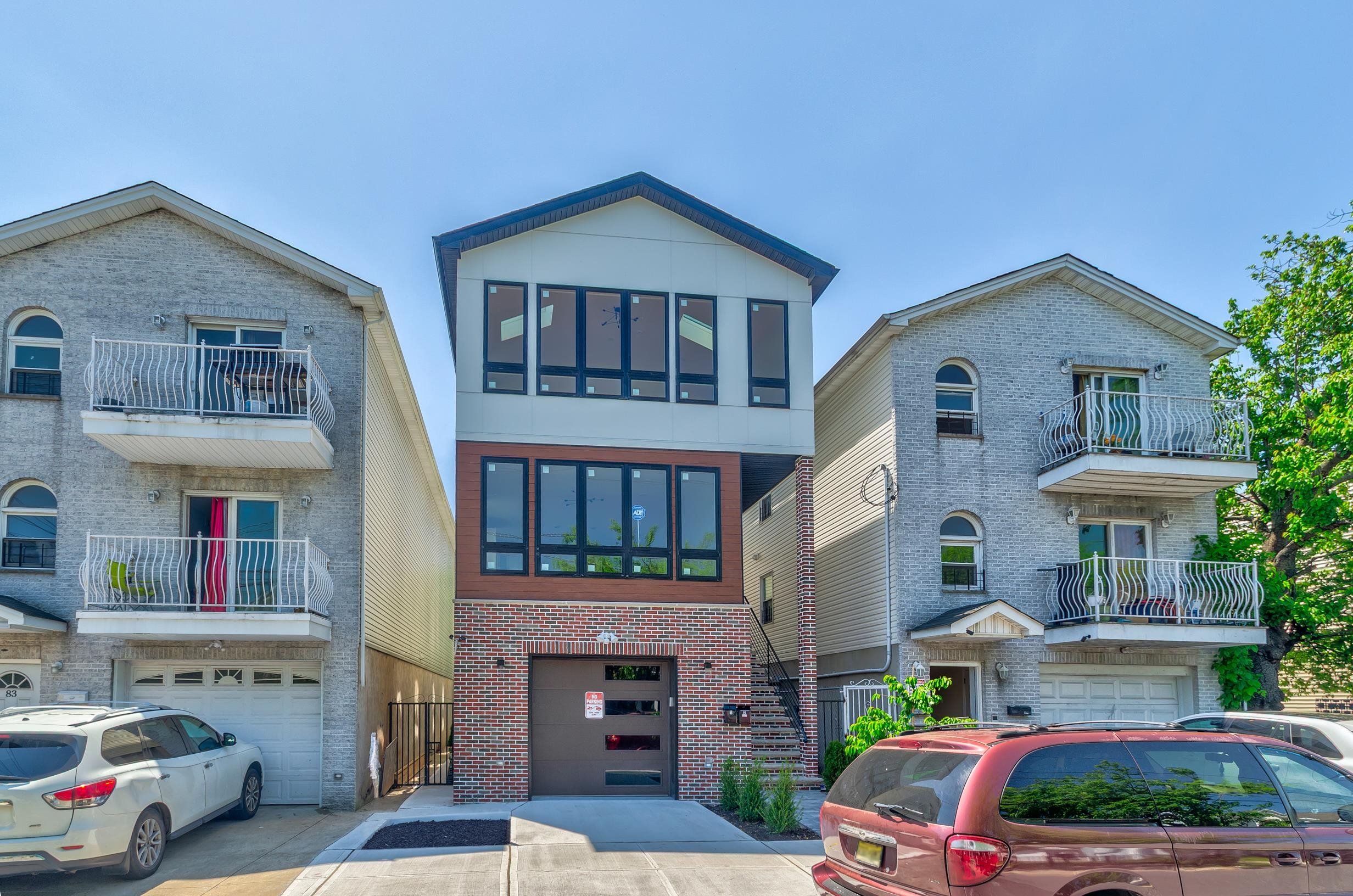 listing main picture