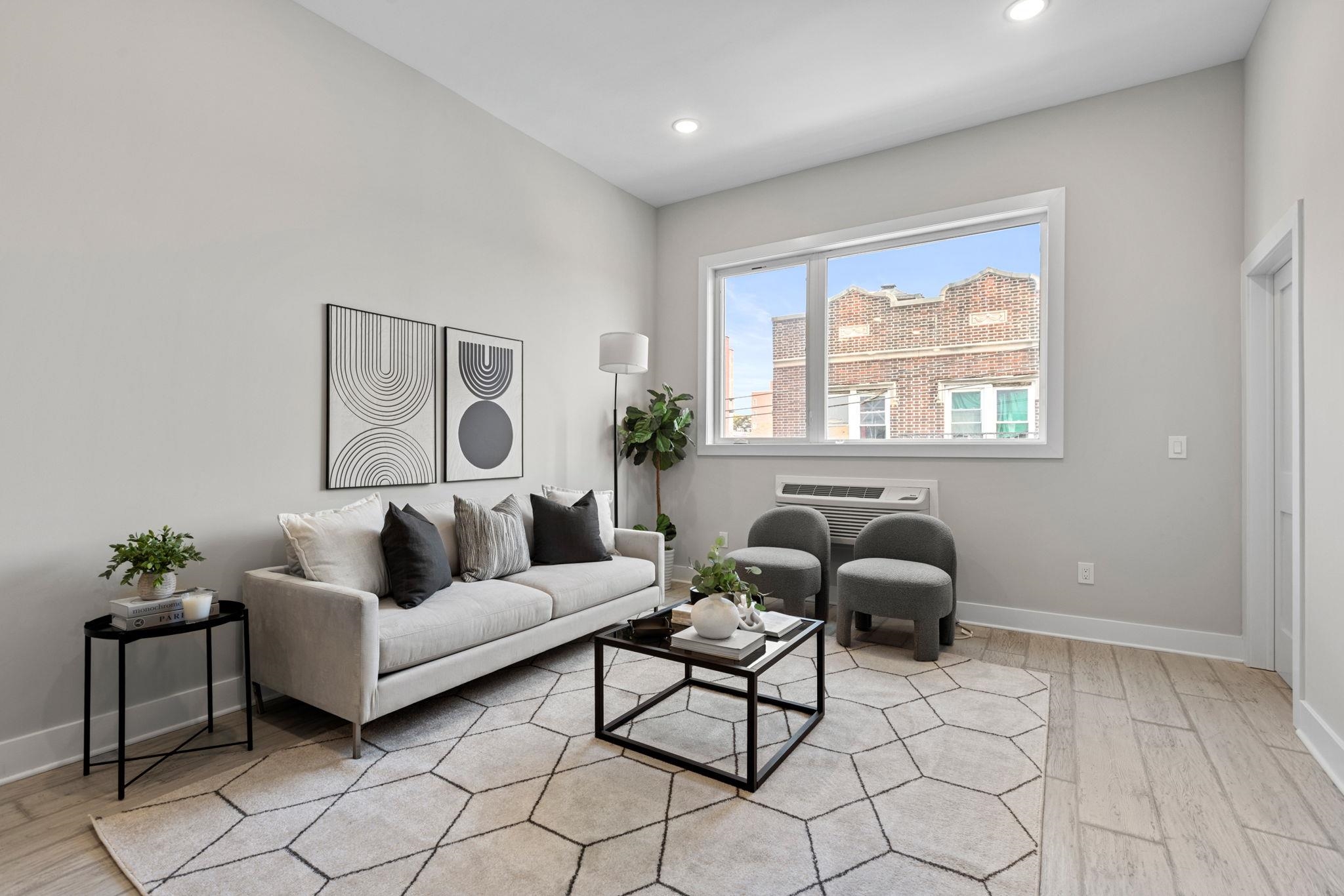 listing main picture