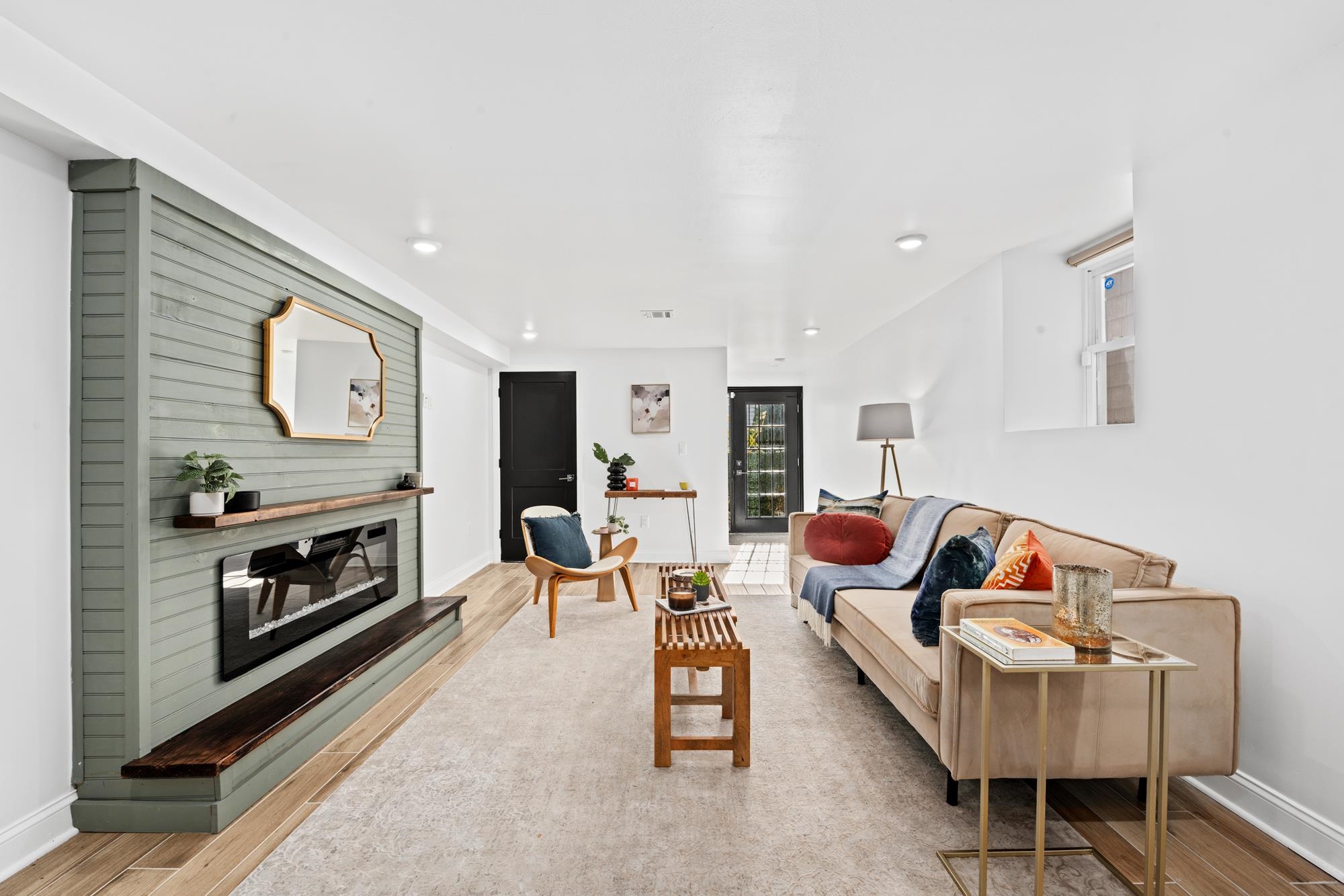 listing main picture