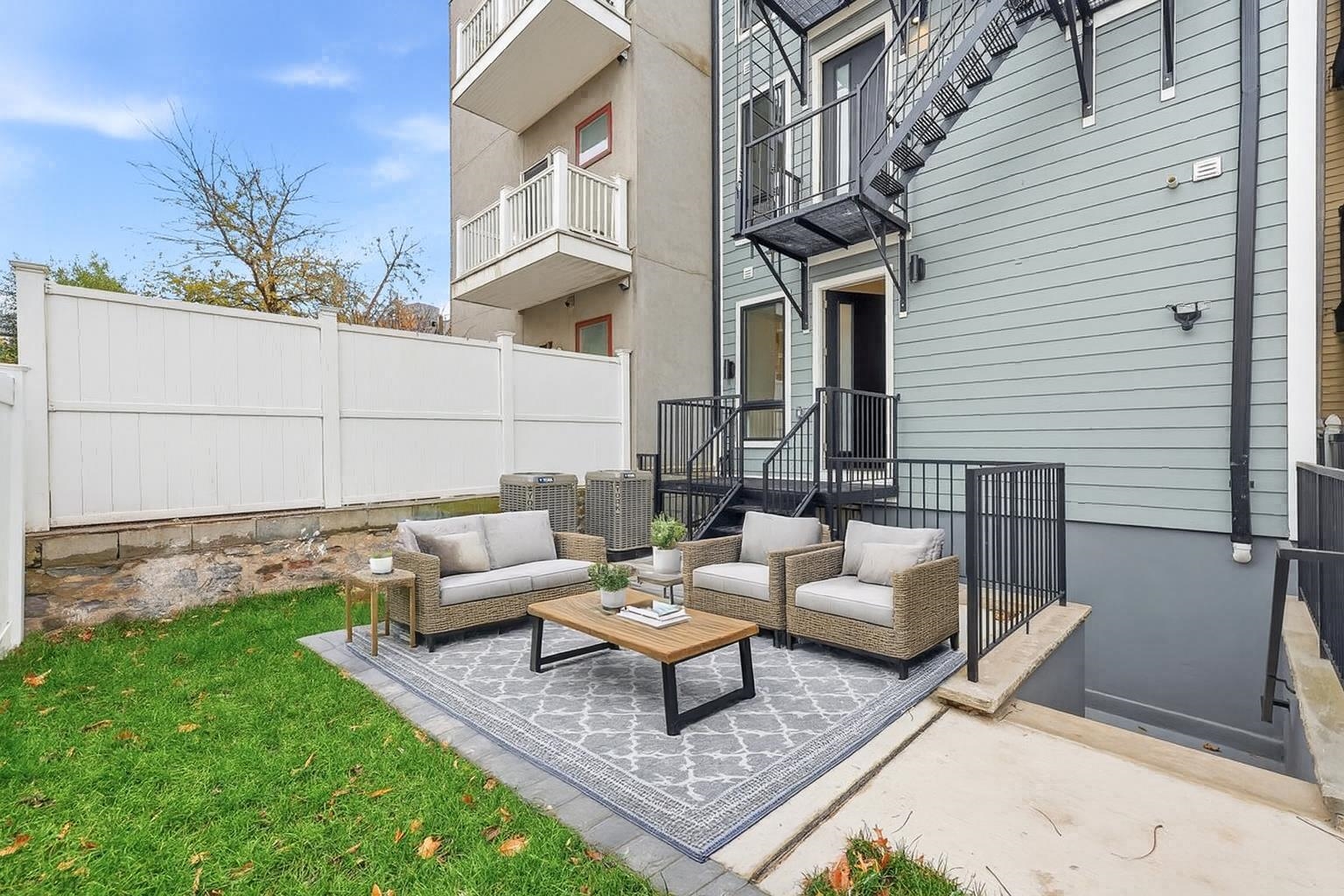 listing main picture