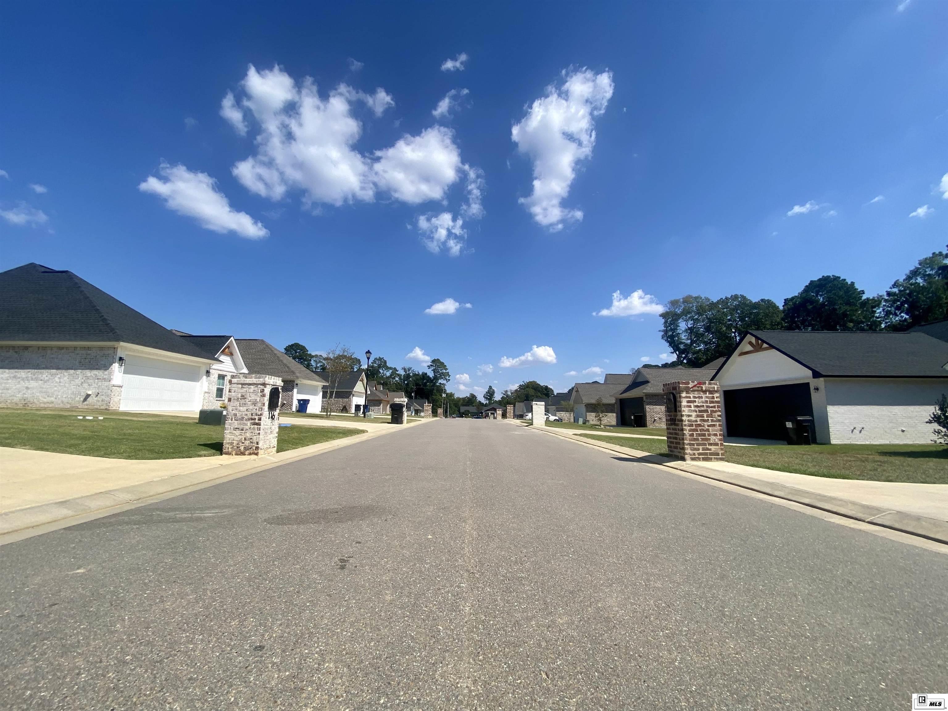 125 Piney Cove