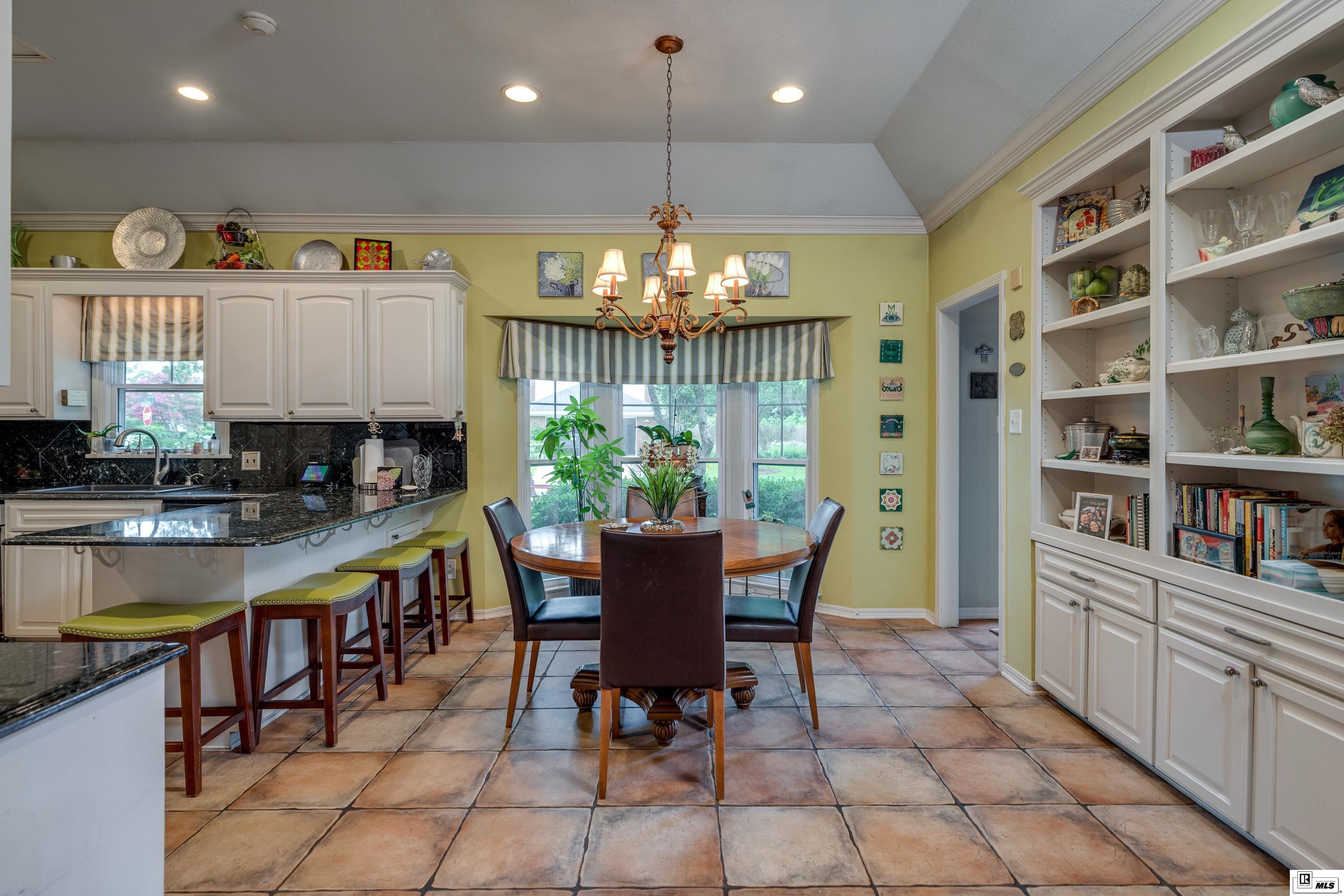 2901 River Oaks Drive