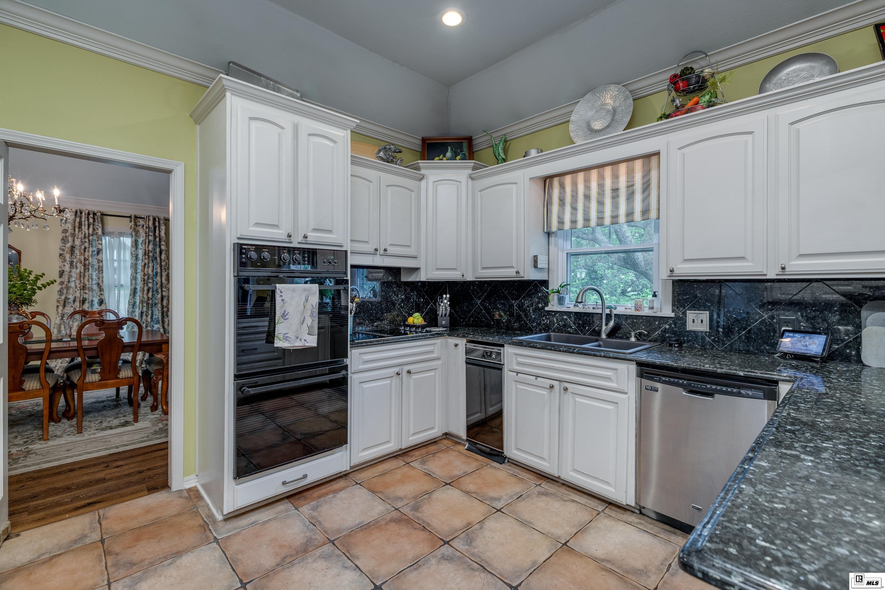 2901 River Oaks Drive