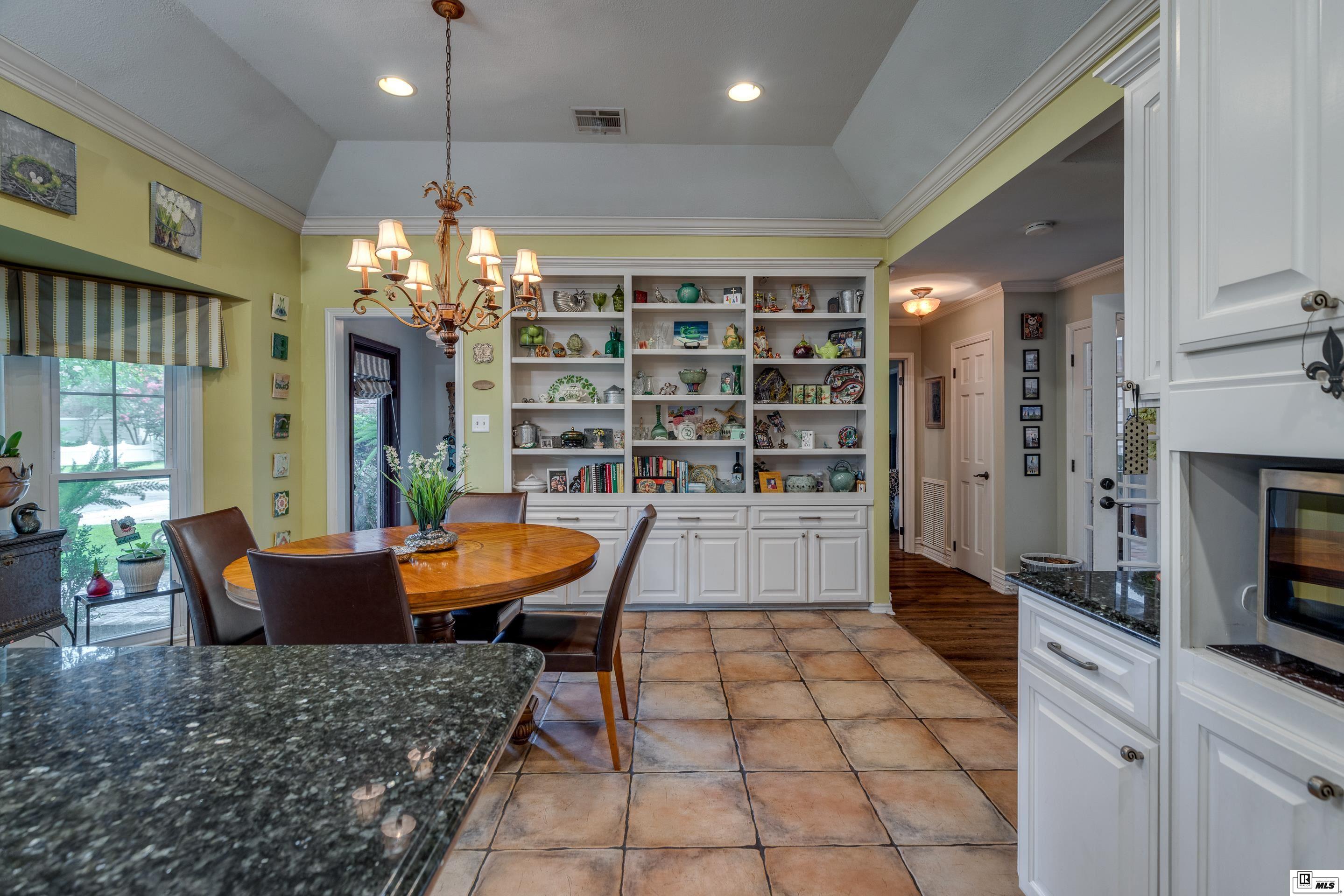 2901 River Oaks Drive
