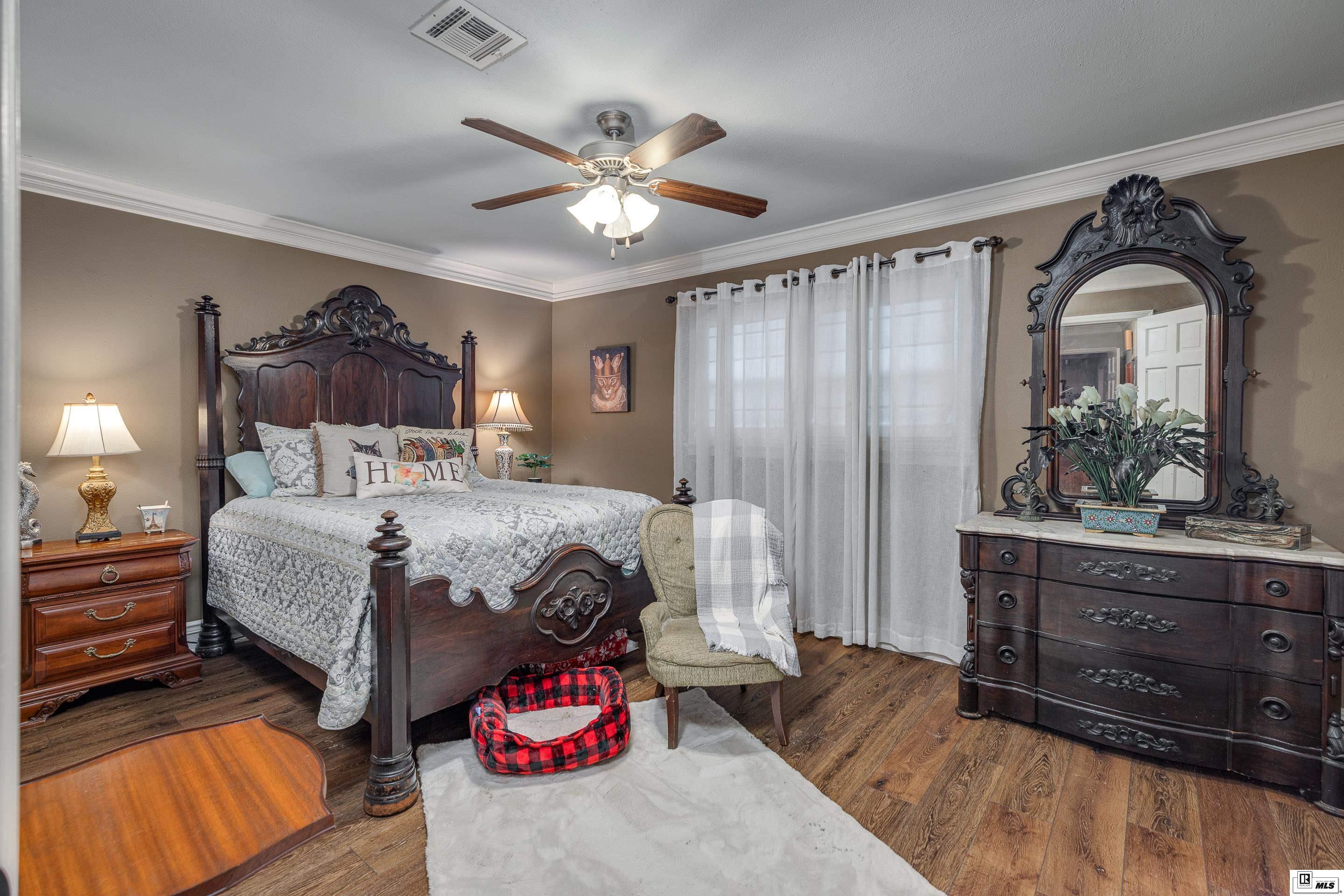 2901 River Oaks Drive