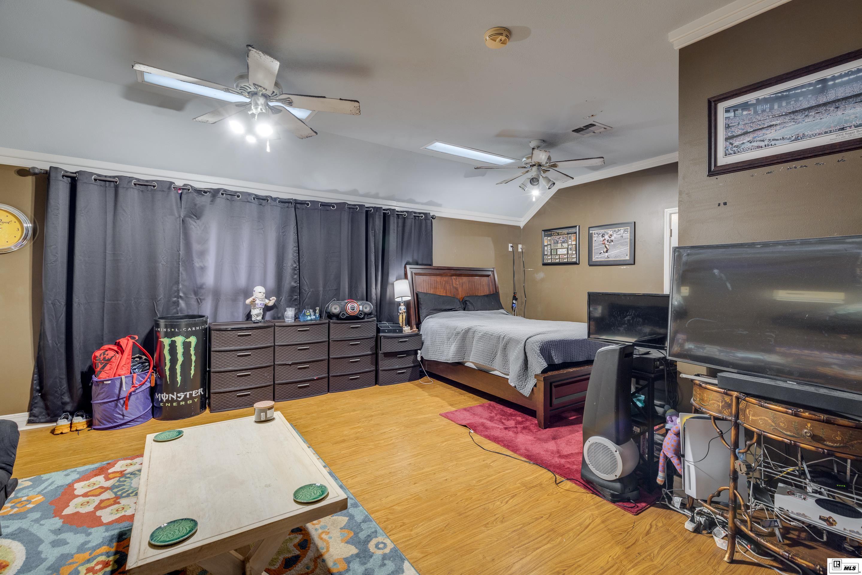 2901 River Oaks Drive