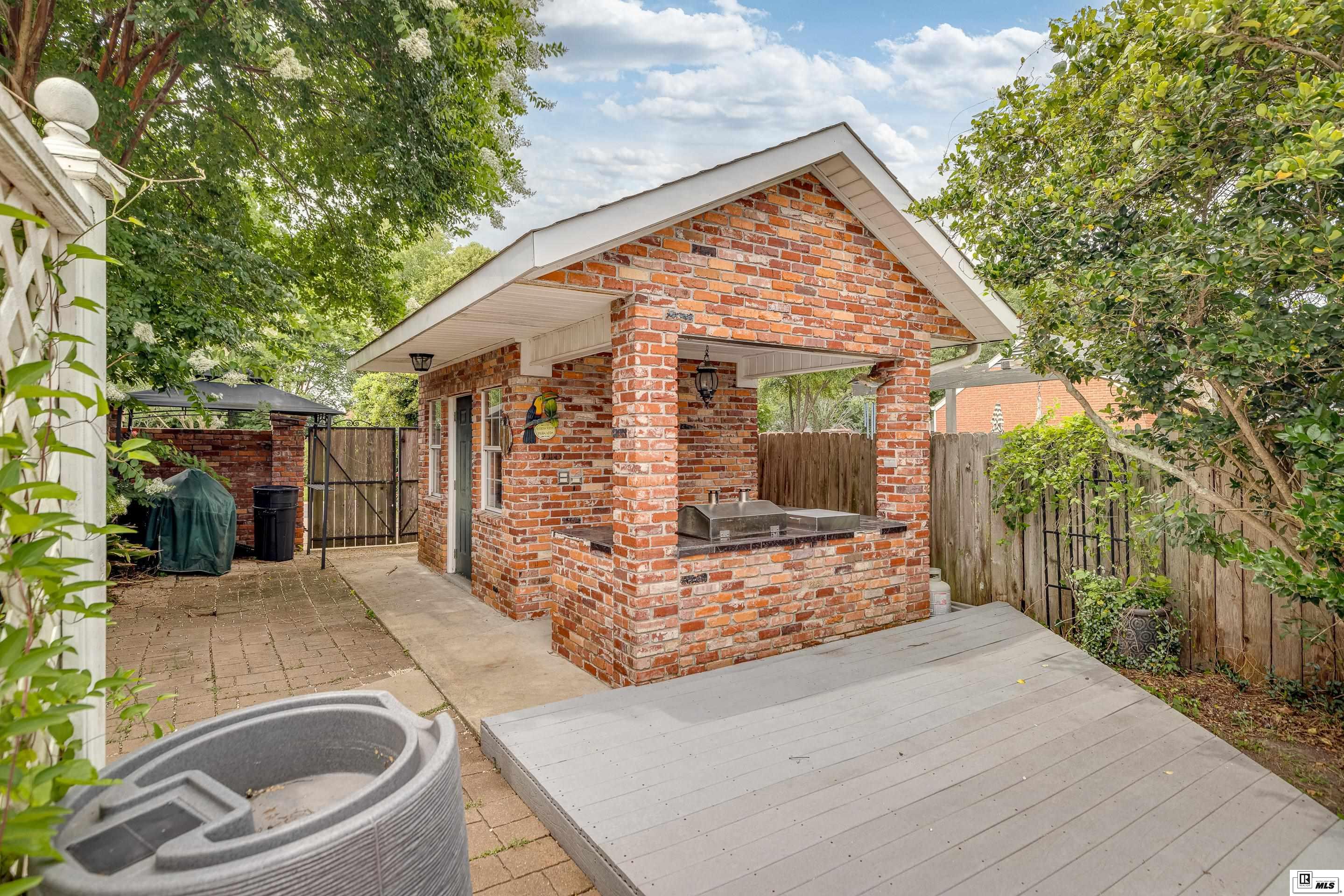 2901 River Oaks Drive