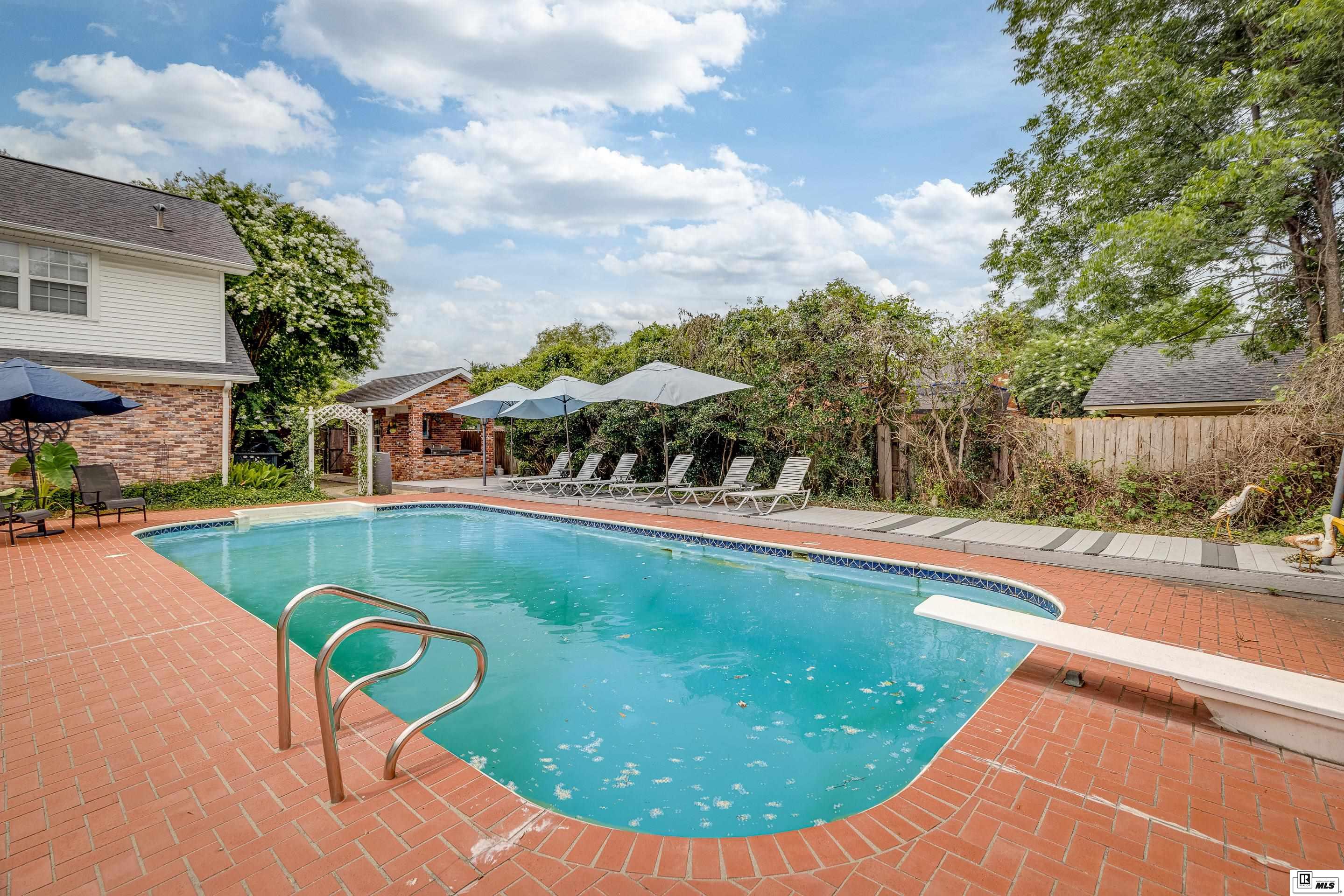 2901 River Oaks Drive