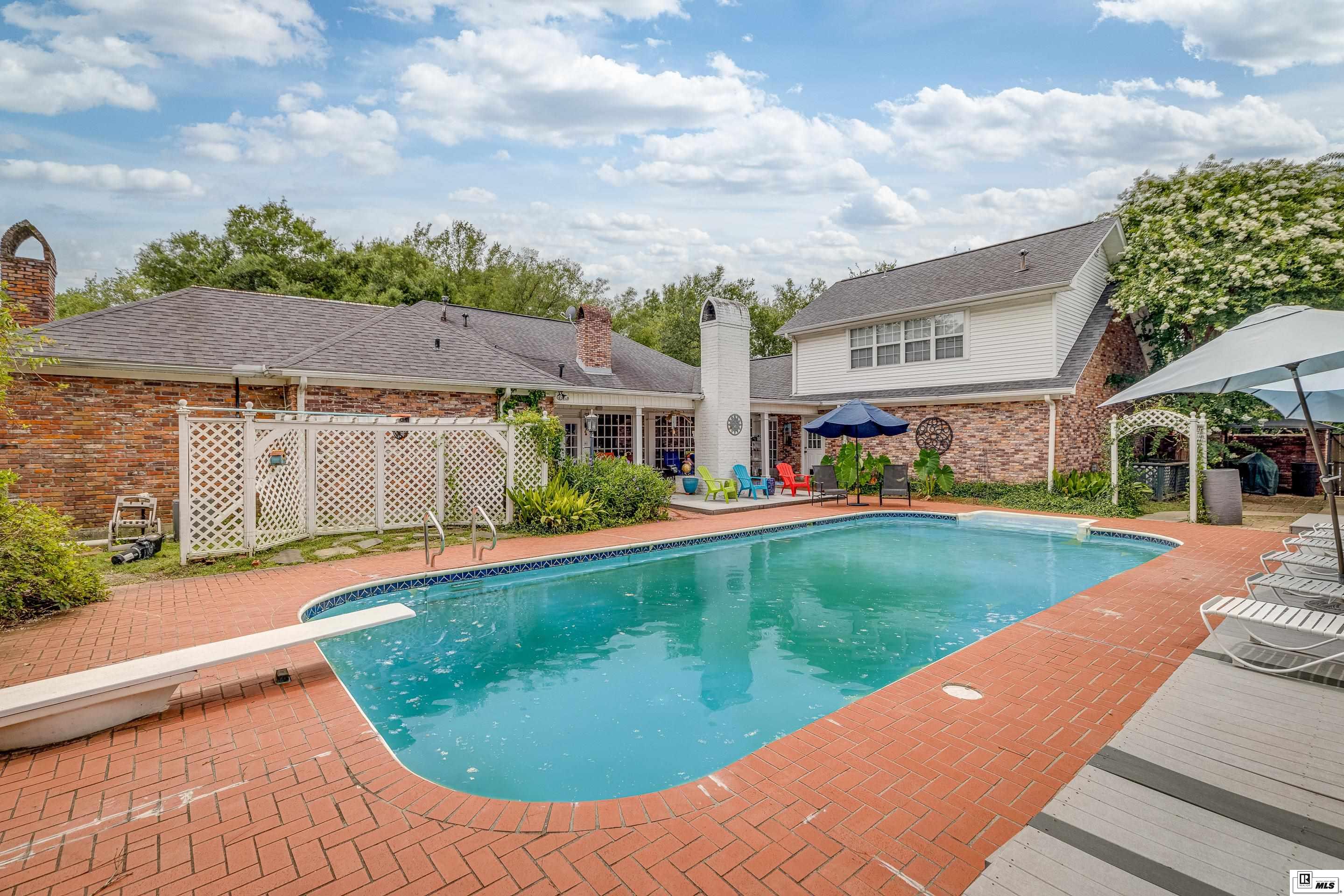 2901 River Oaks Drive