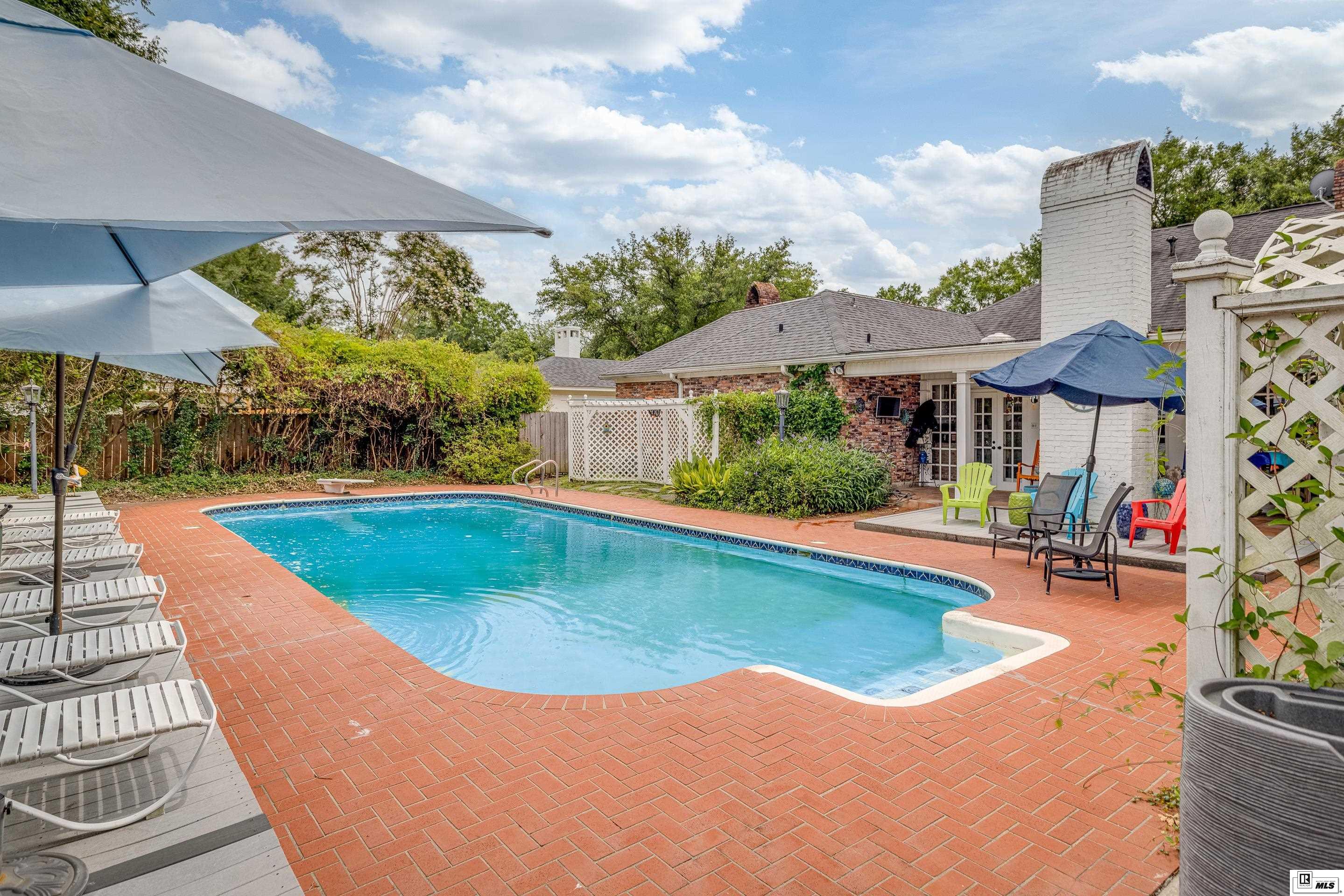2901 River Oaks Drive