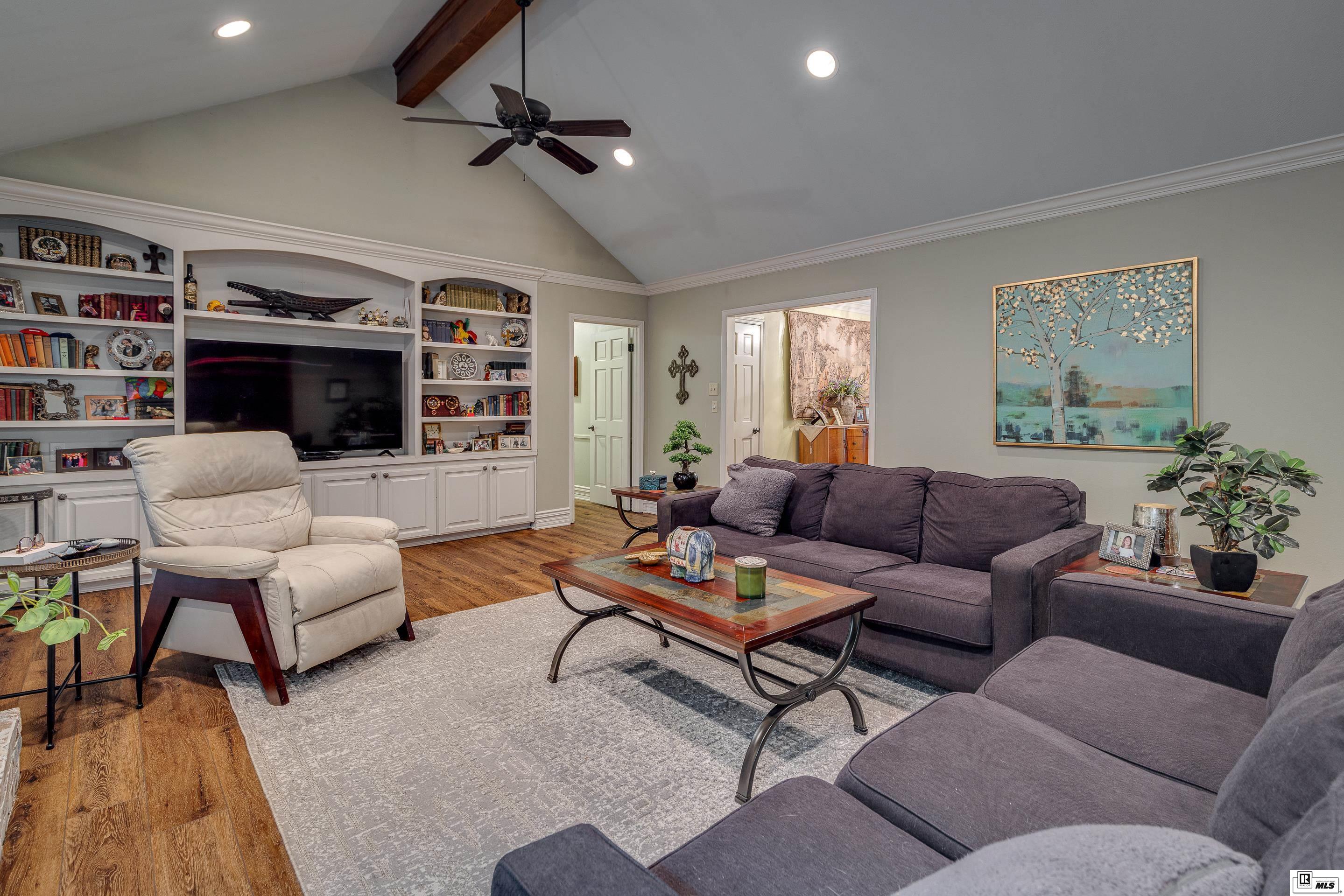2901 River Oaks Drive