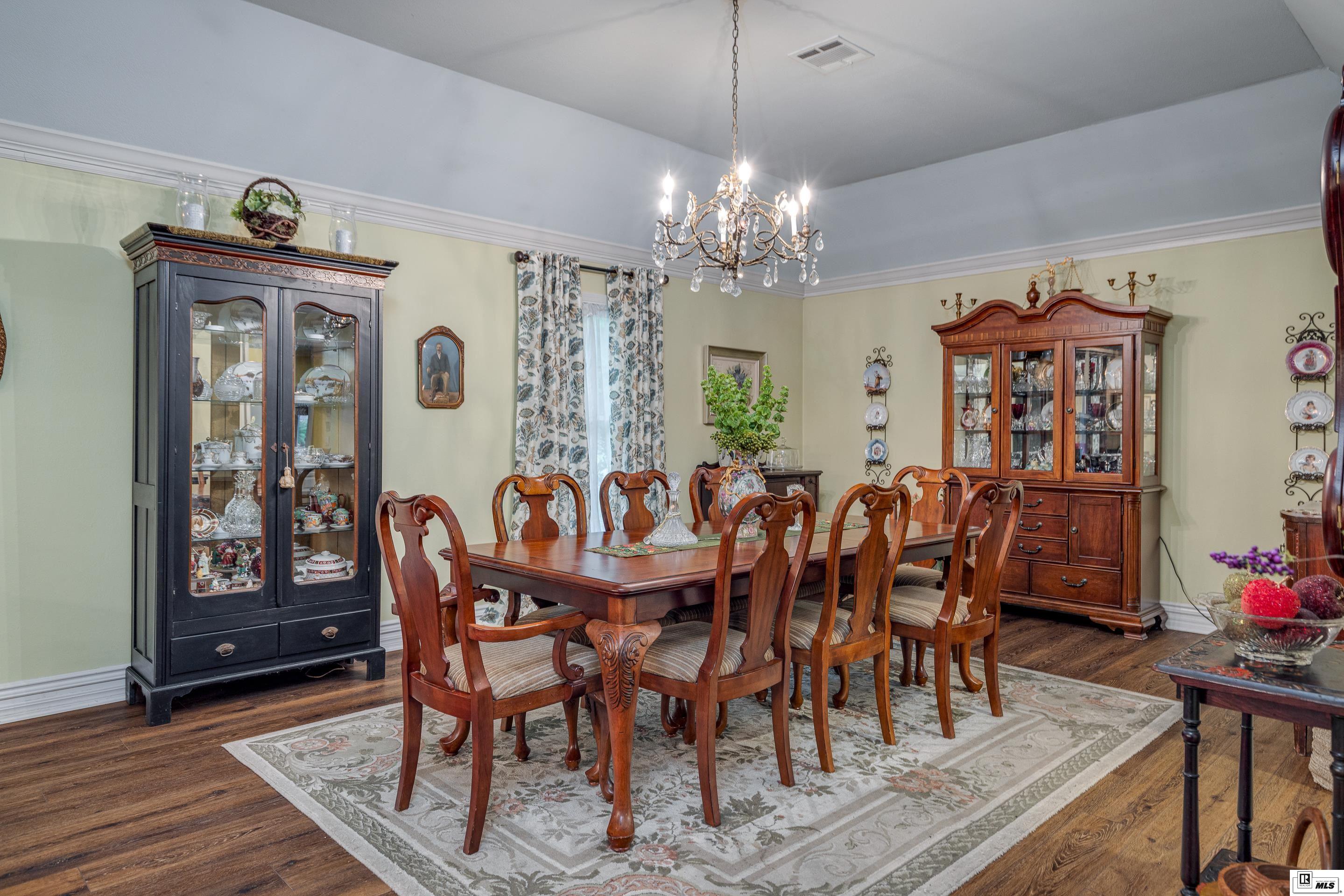 2901 River Oaks Drive
