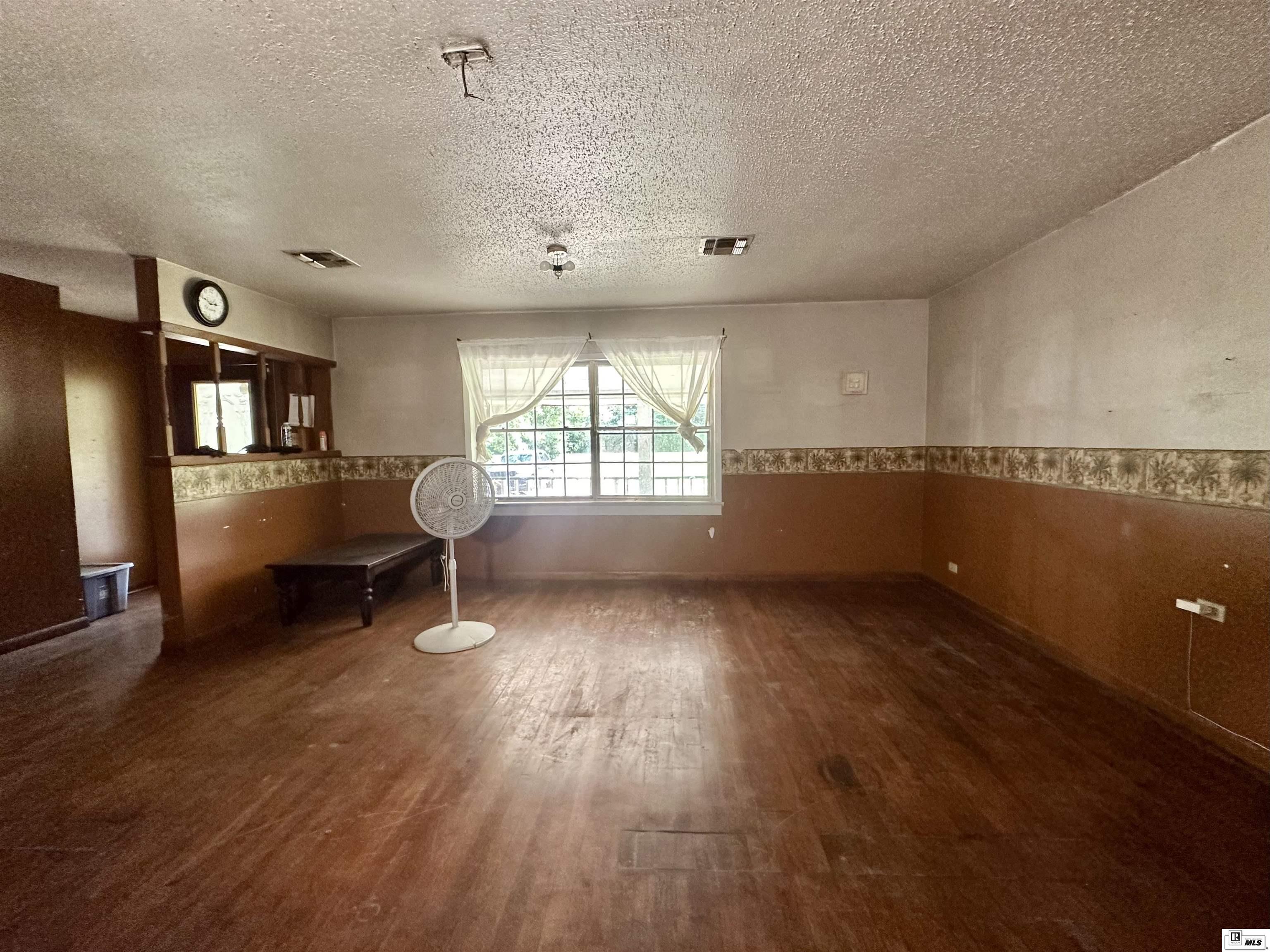 3566 Highway 80