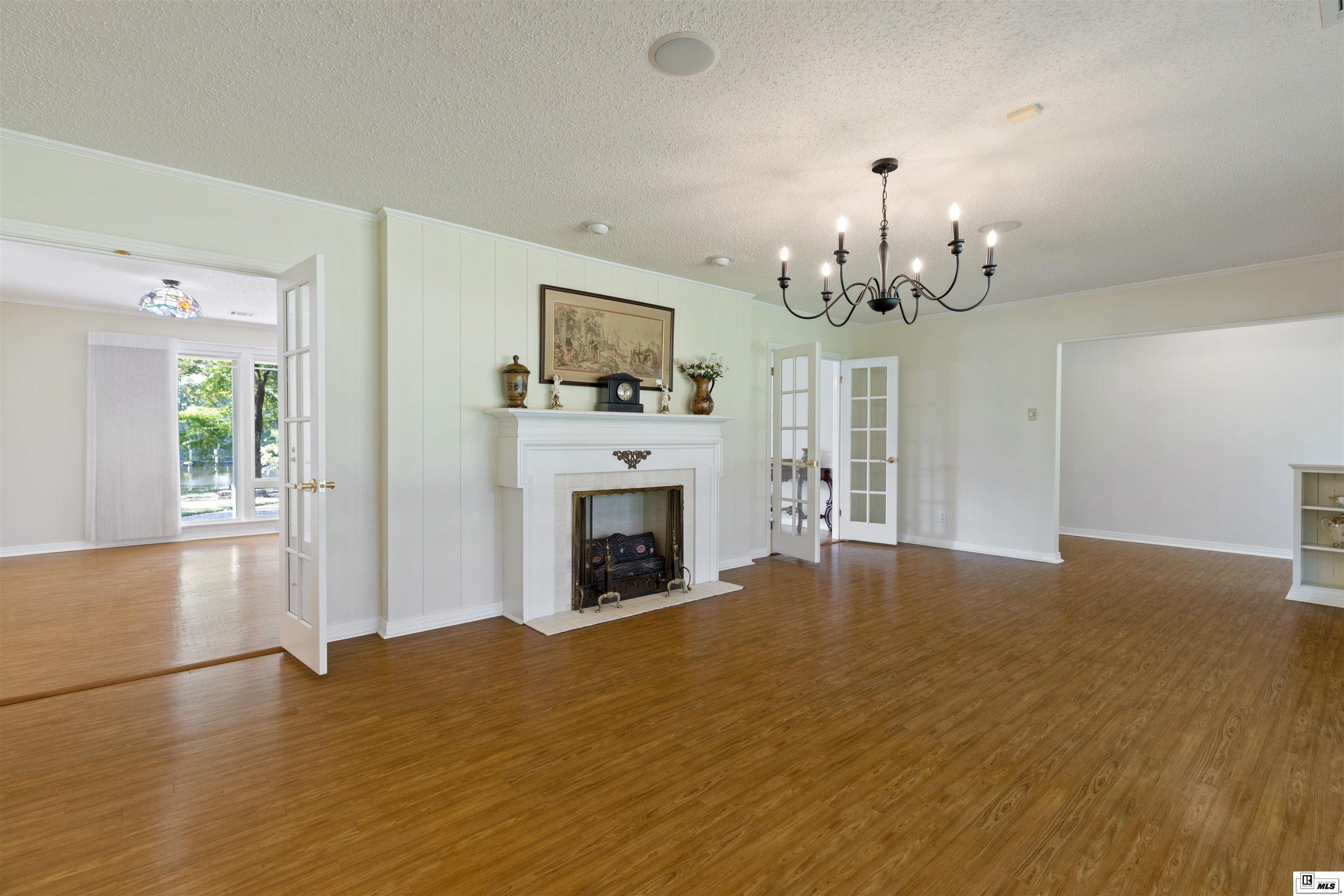 601 Lakeshore Drive