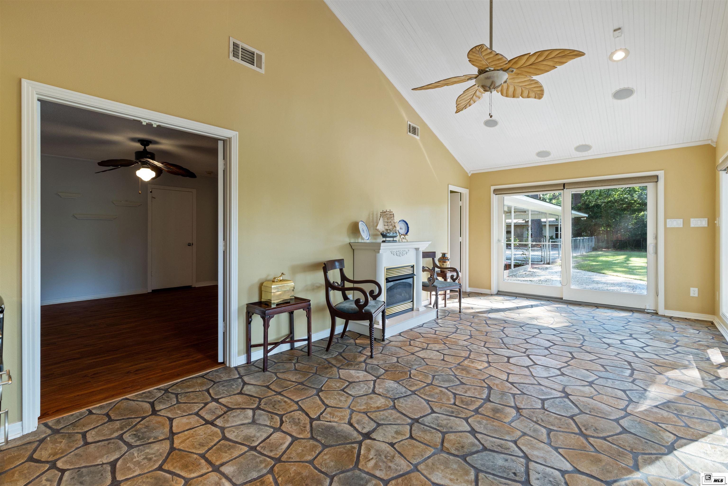 601 Lakeshore Drive