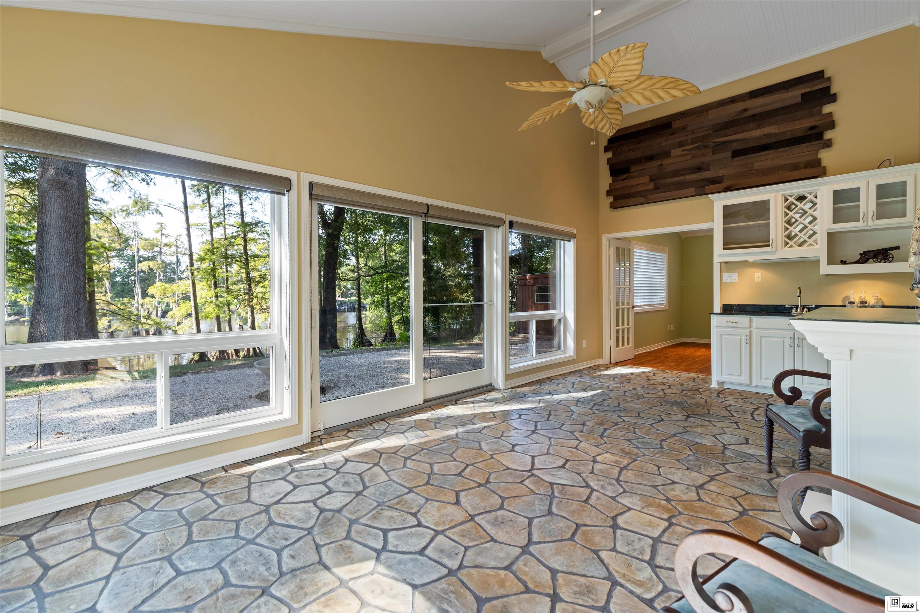 601 Lakeshore Drive