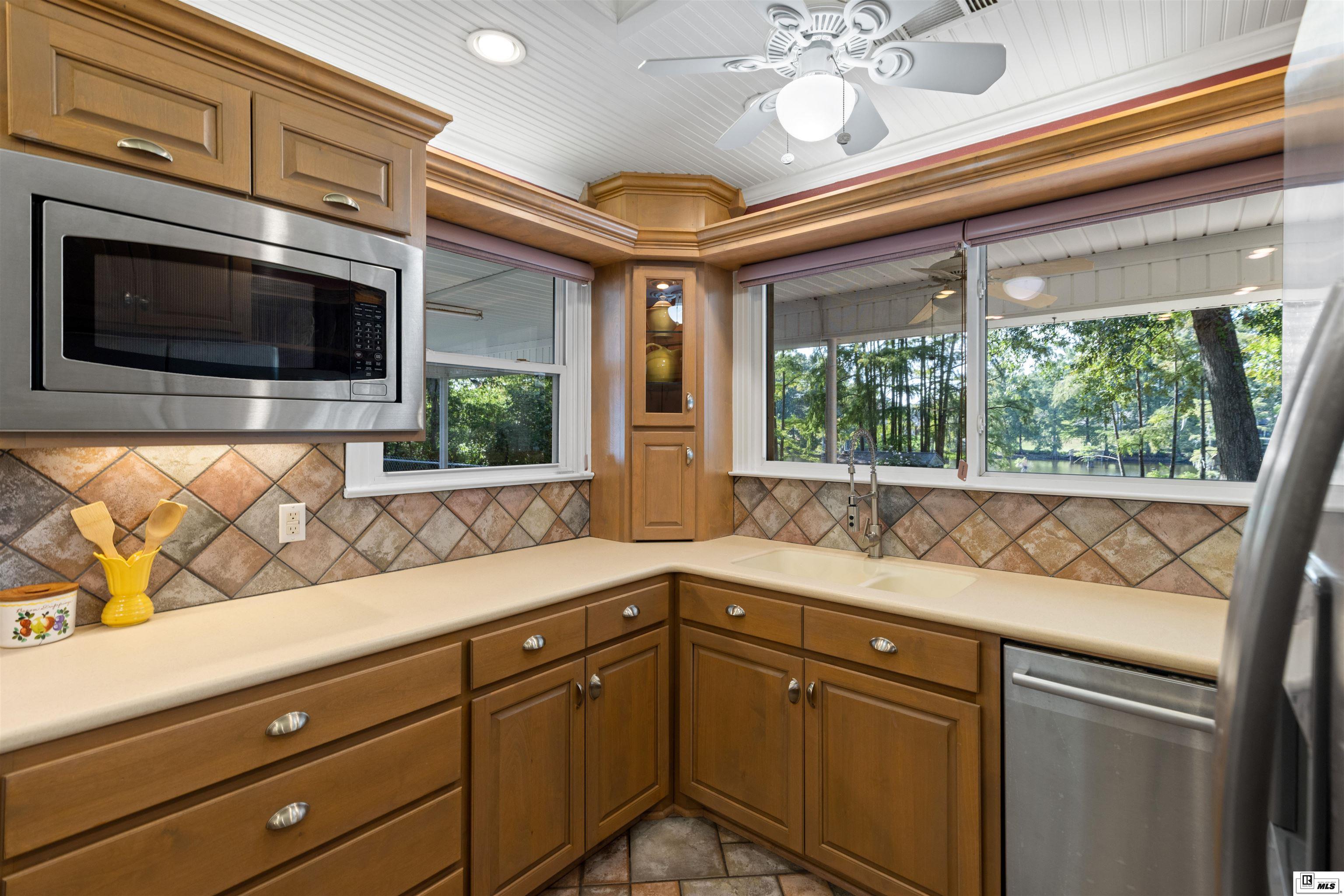 601 Lakeshore Drive