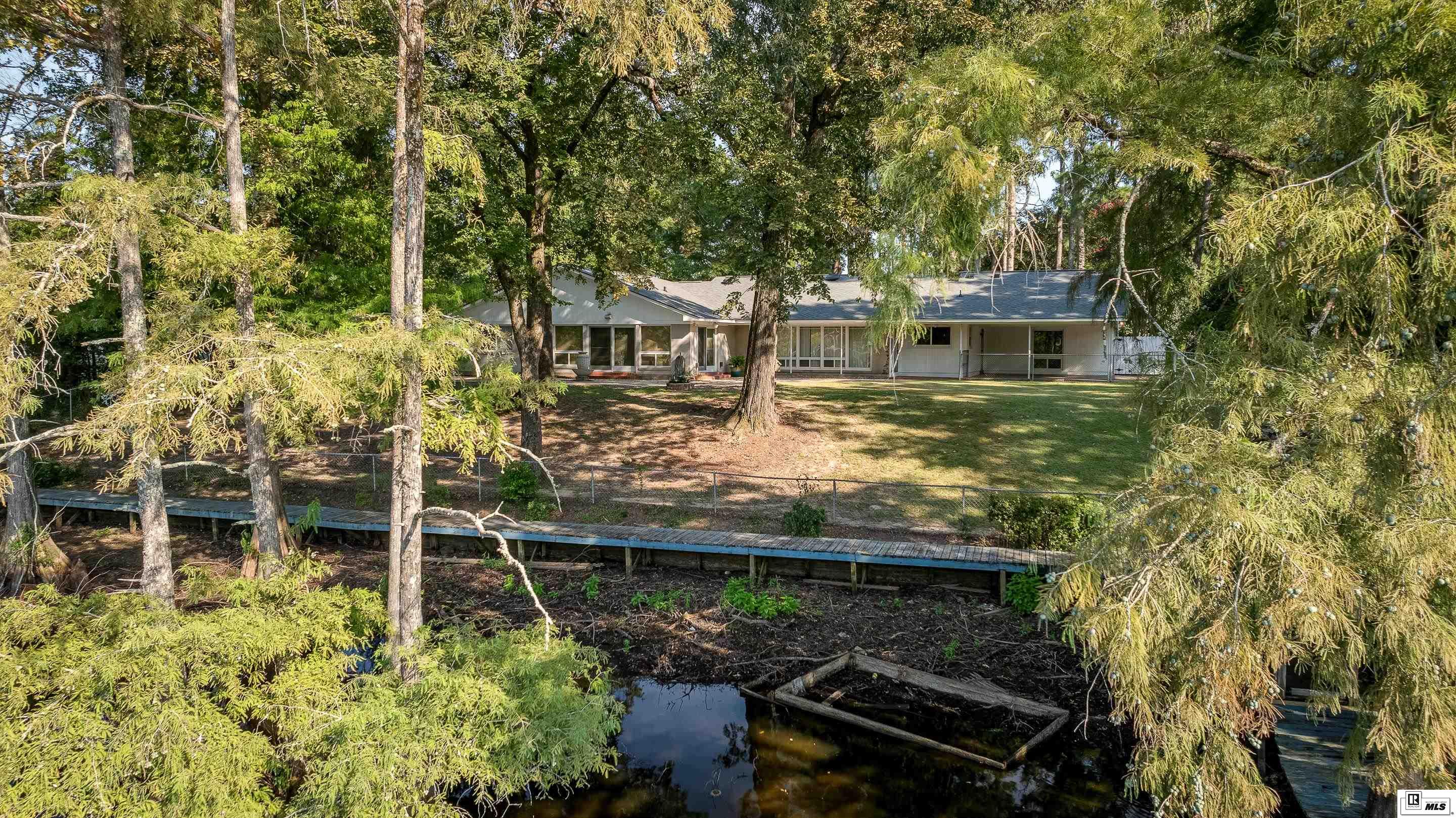 601 Lakeshore Drive