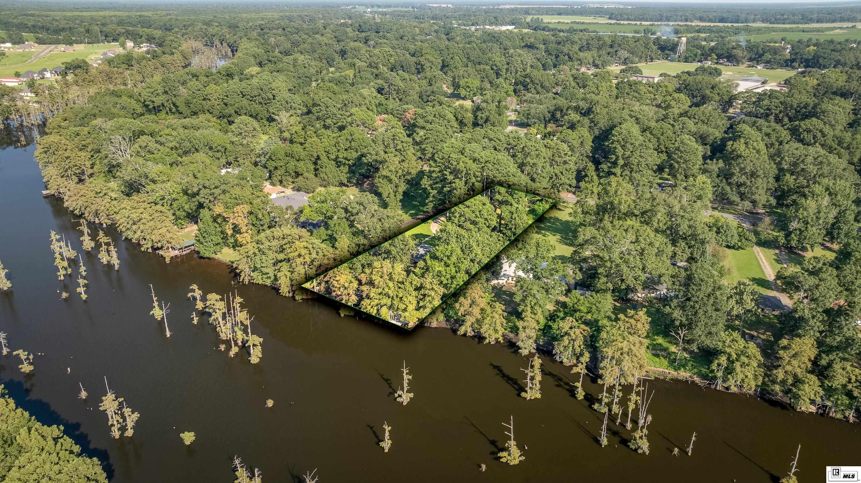 601 Lakeshore Drive