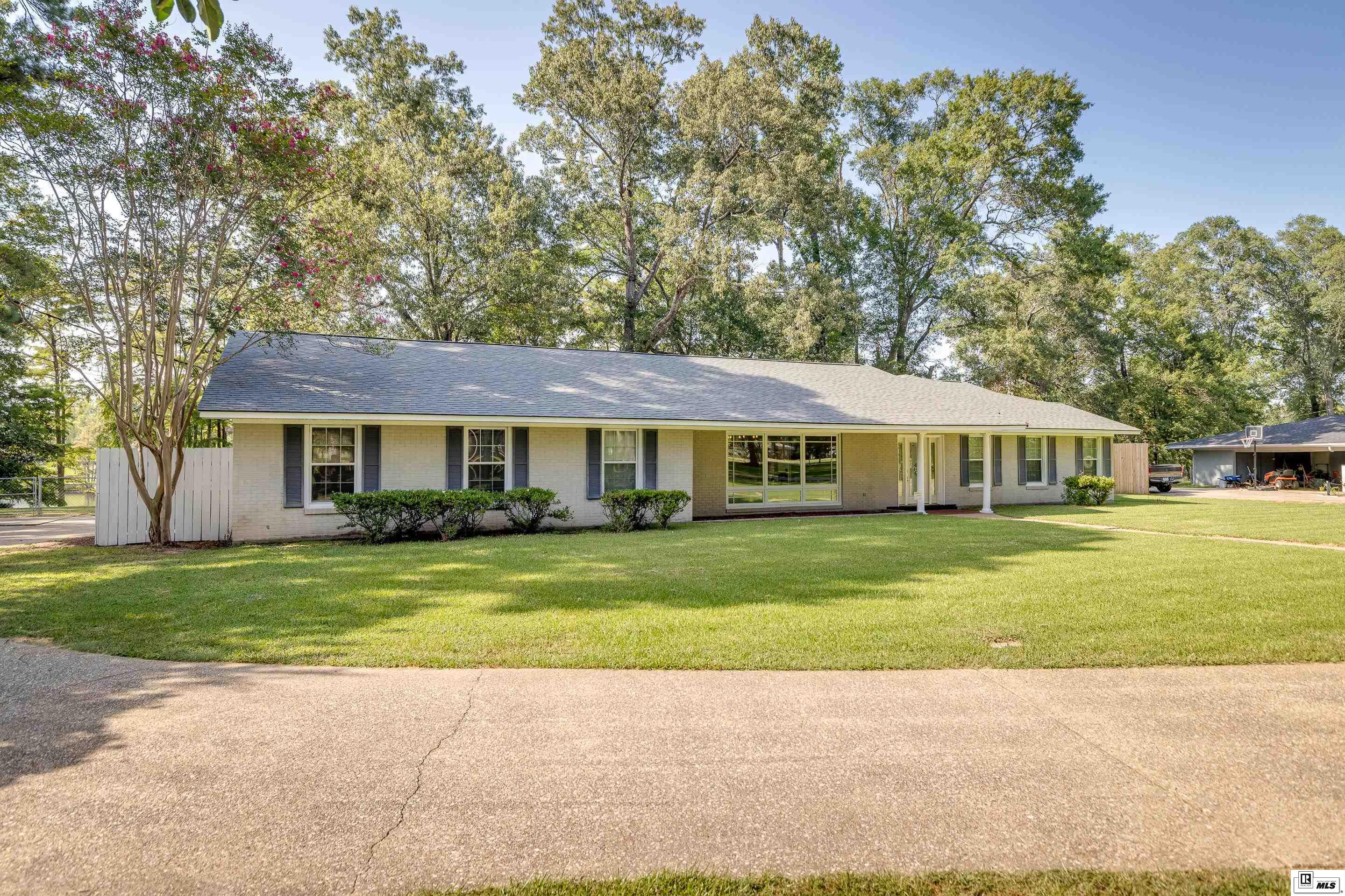 601 Lakeshore Drive