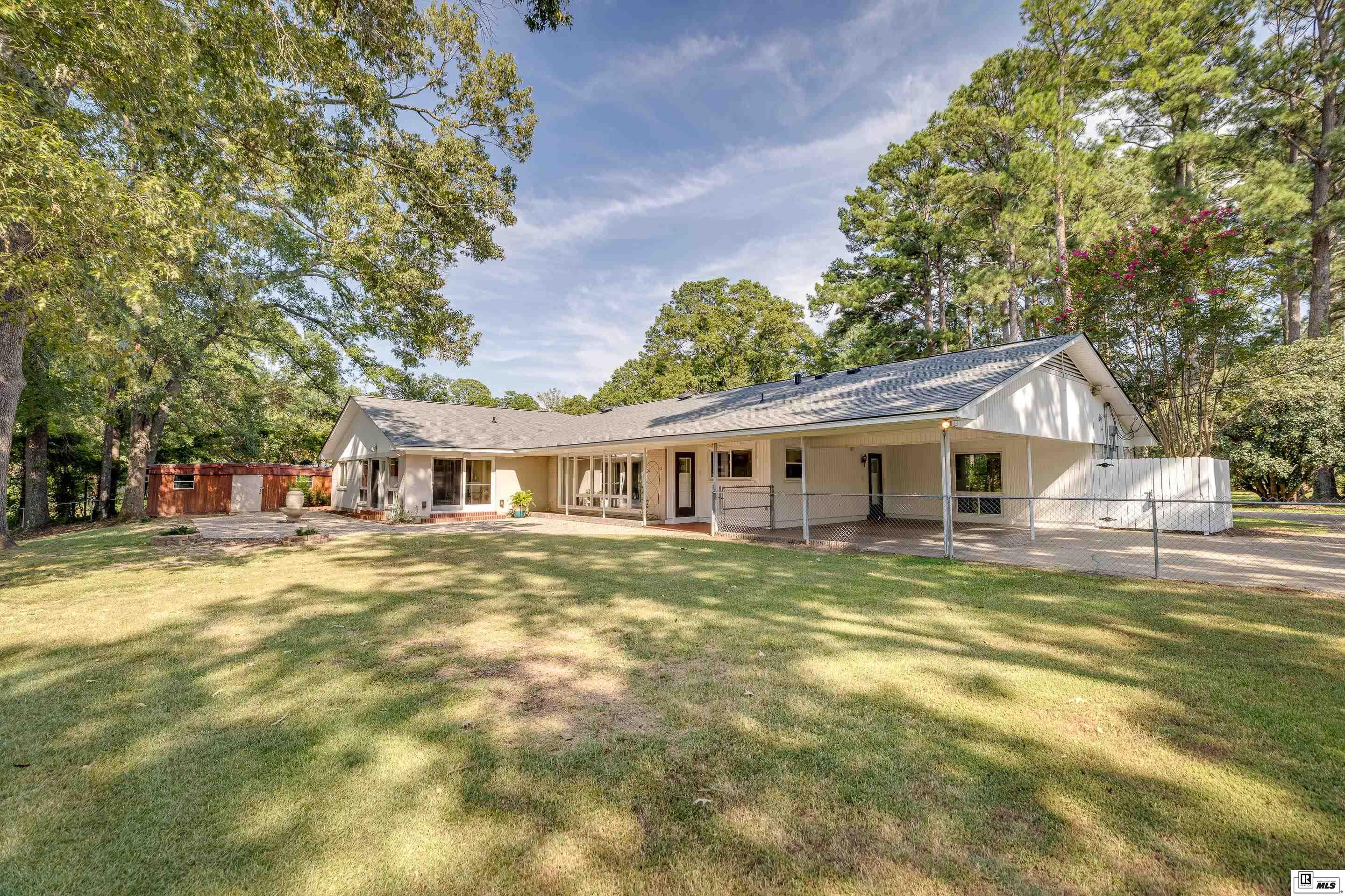 601 Lakeshore Drive
