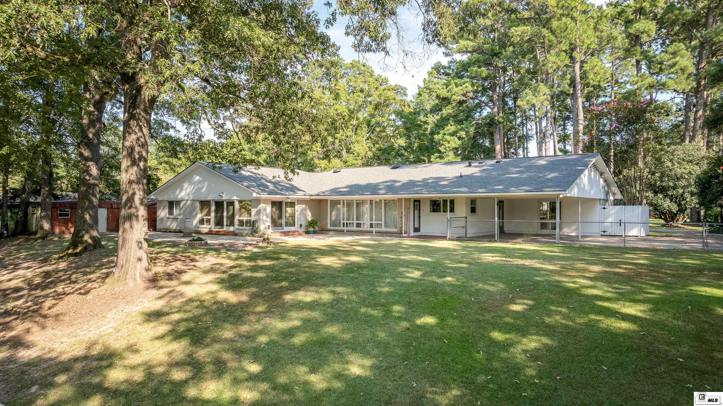 601 Lakeshore Drive