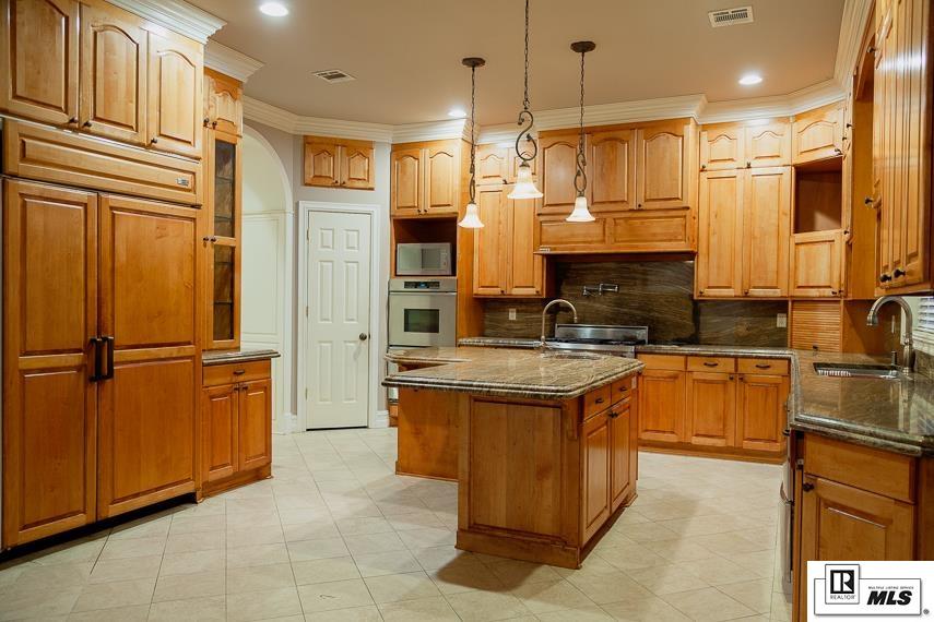211 East Frenchman's Bend Road