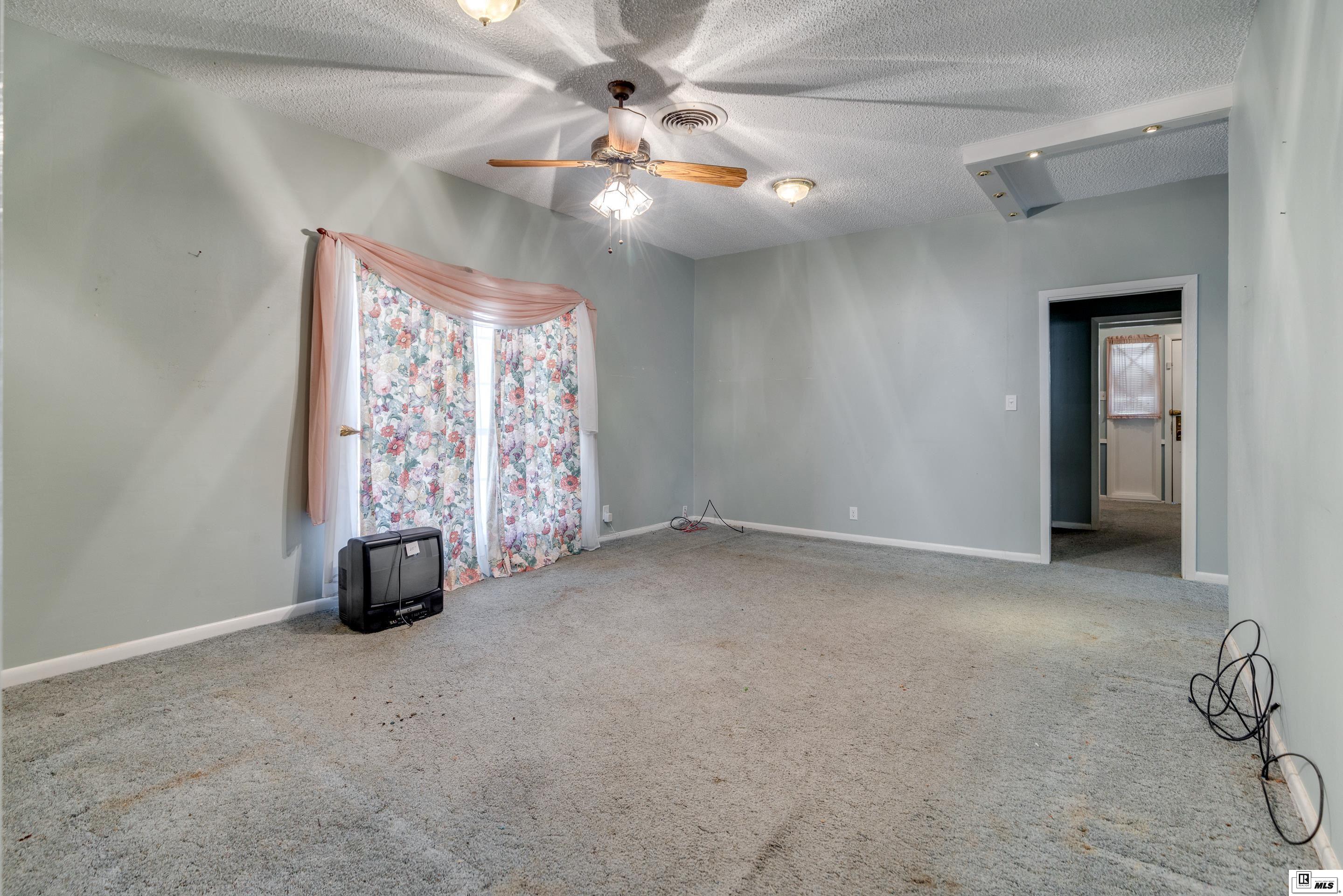 210 Pickett Lane