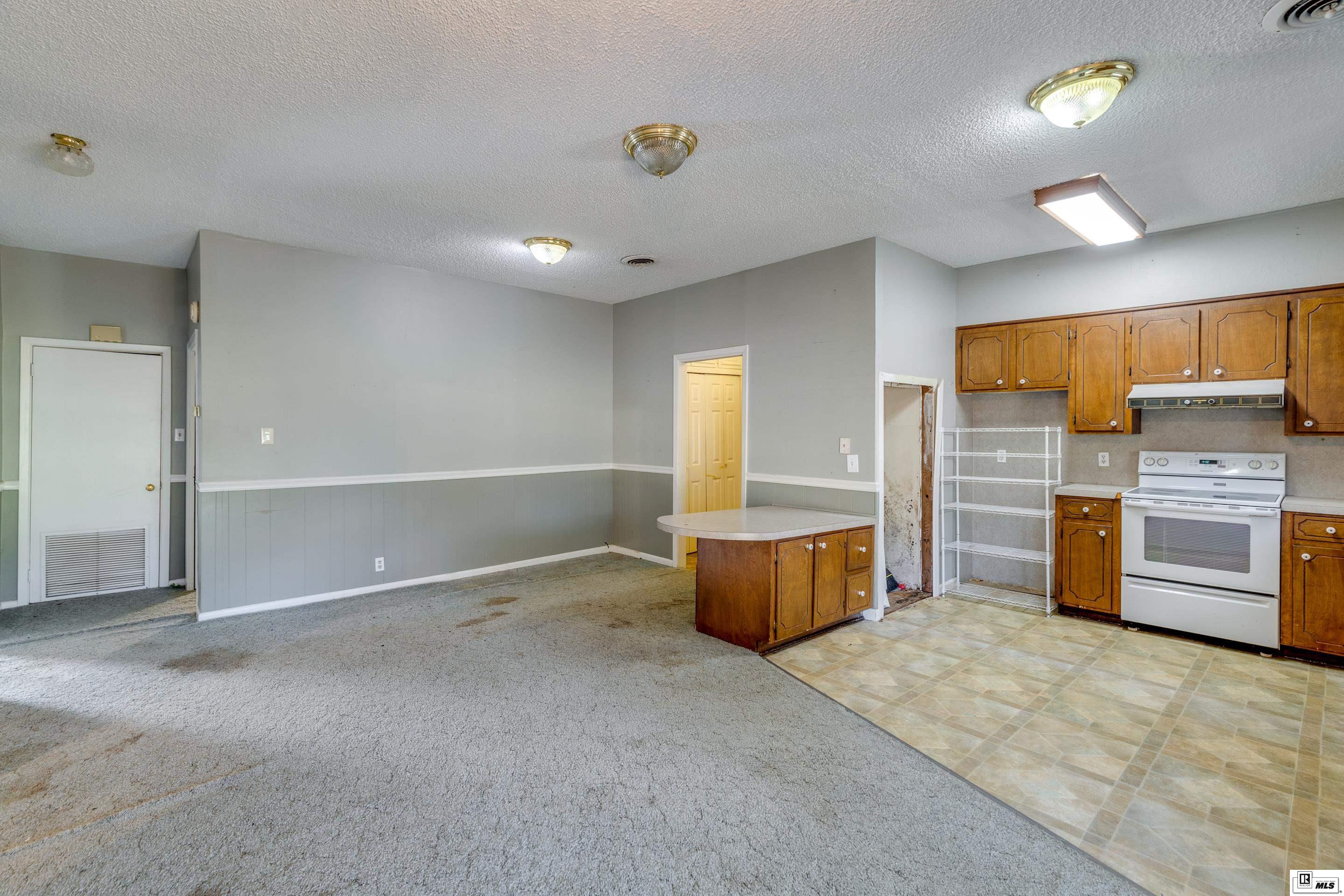210 Pickett Lane